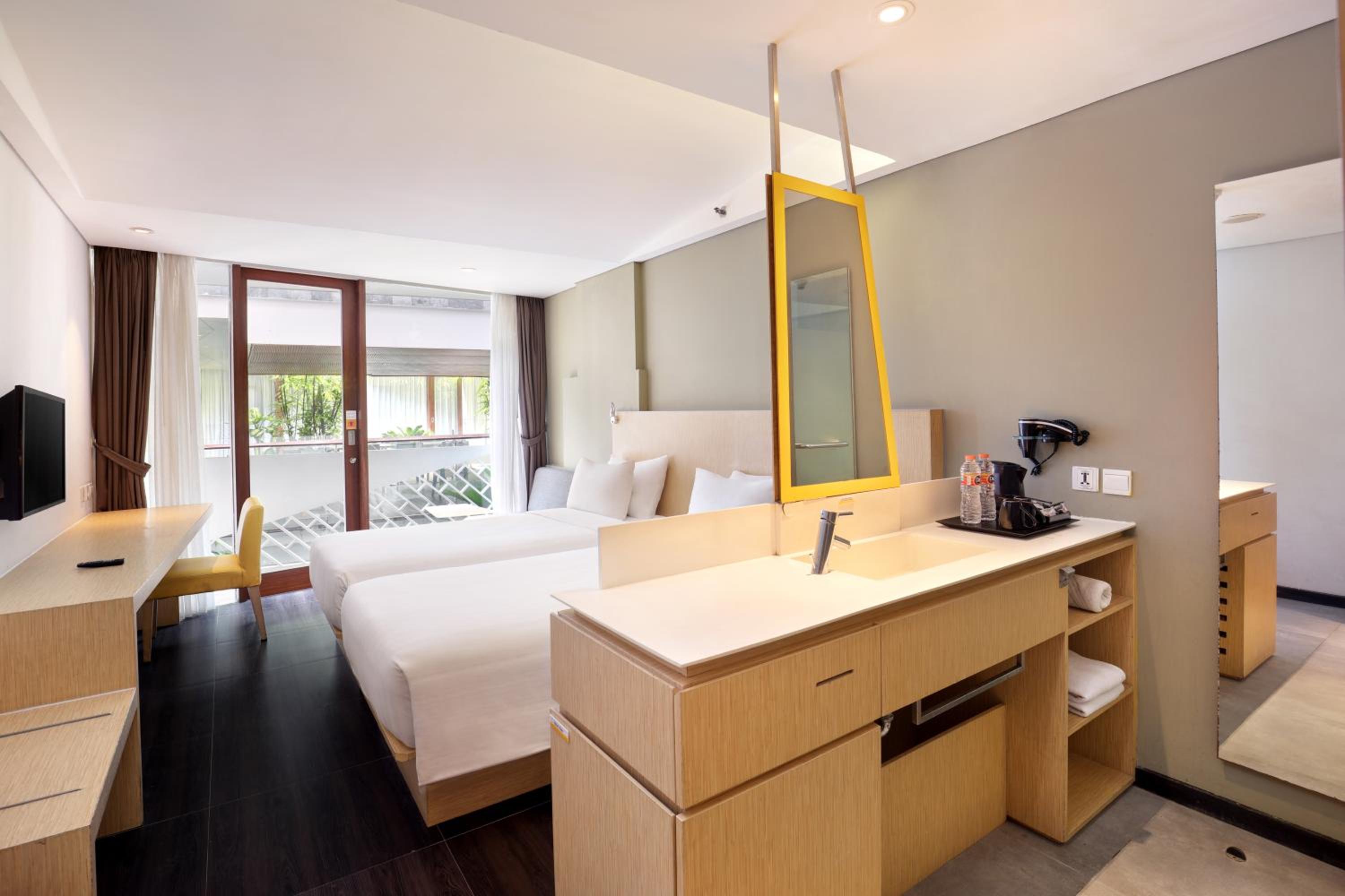 Deluxe Twin Room photo 3