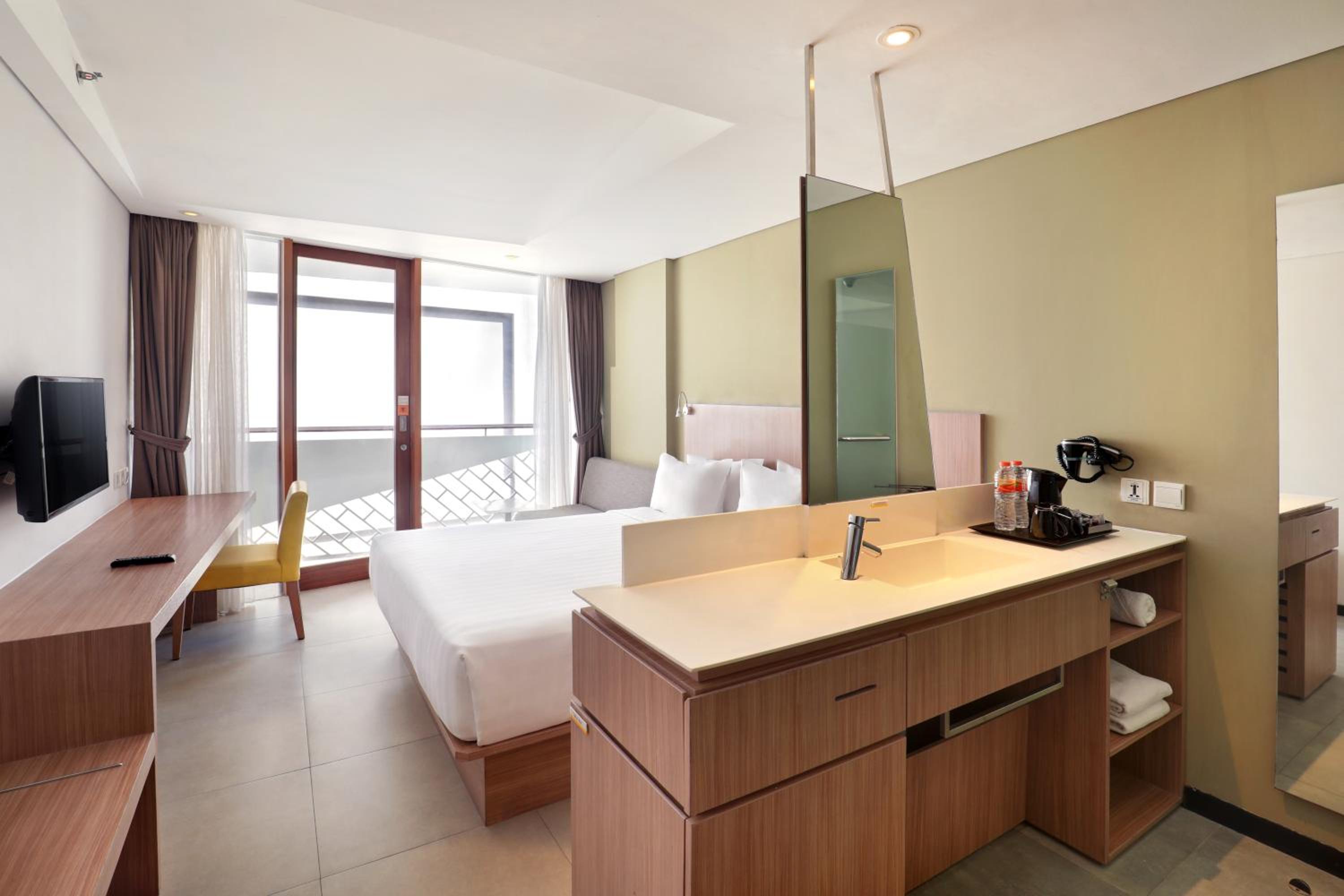 Deluxe King Room photo 3