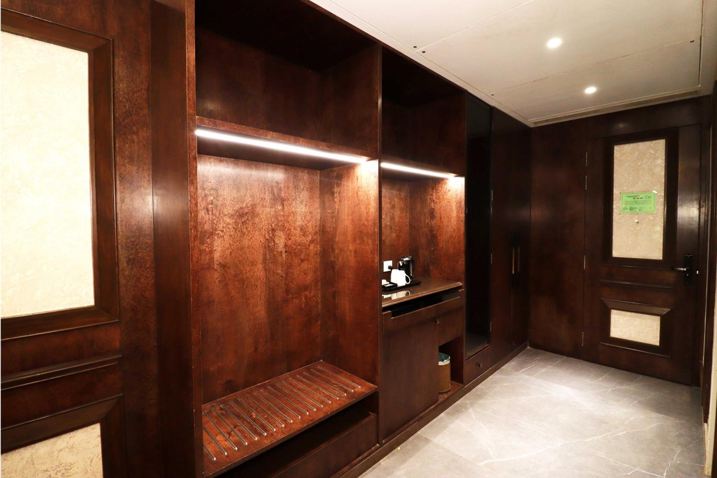 Suite - Photo 4