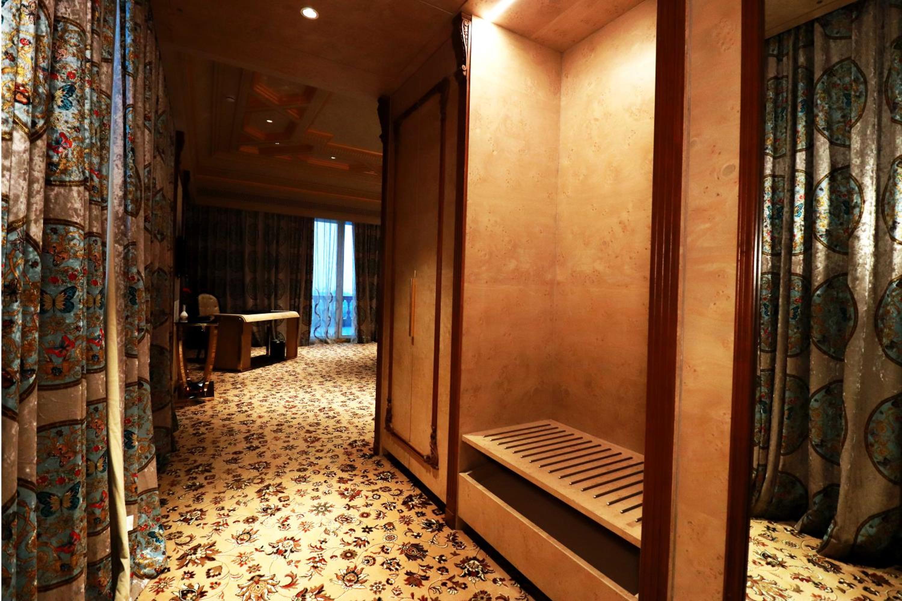 Suite - Photo 5