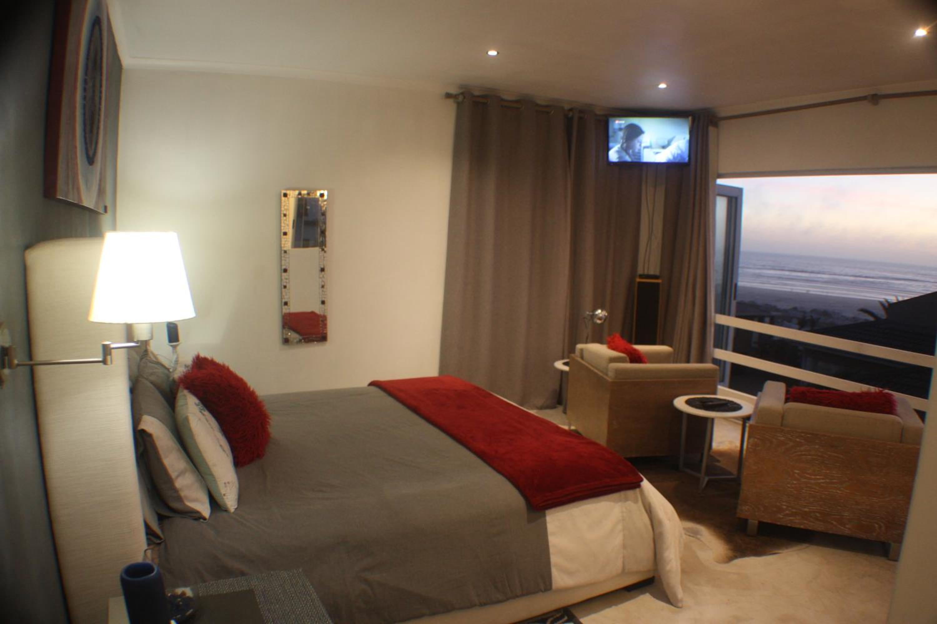 Apartment - Split Level with Ocean View - Photo 42