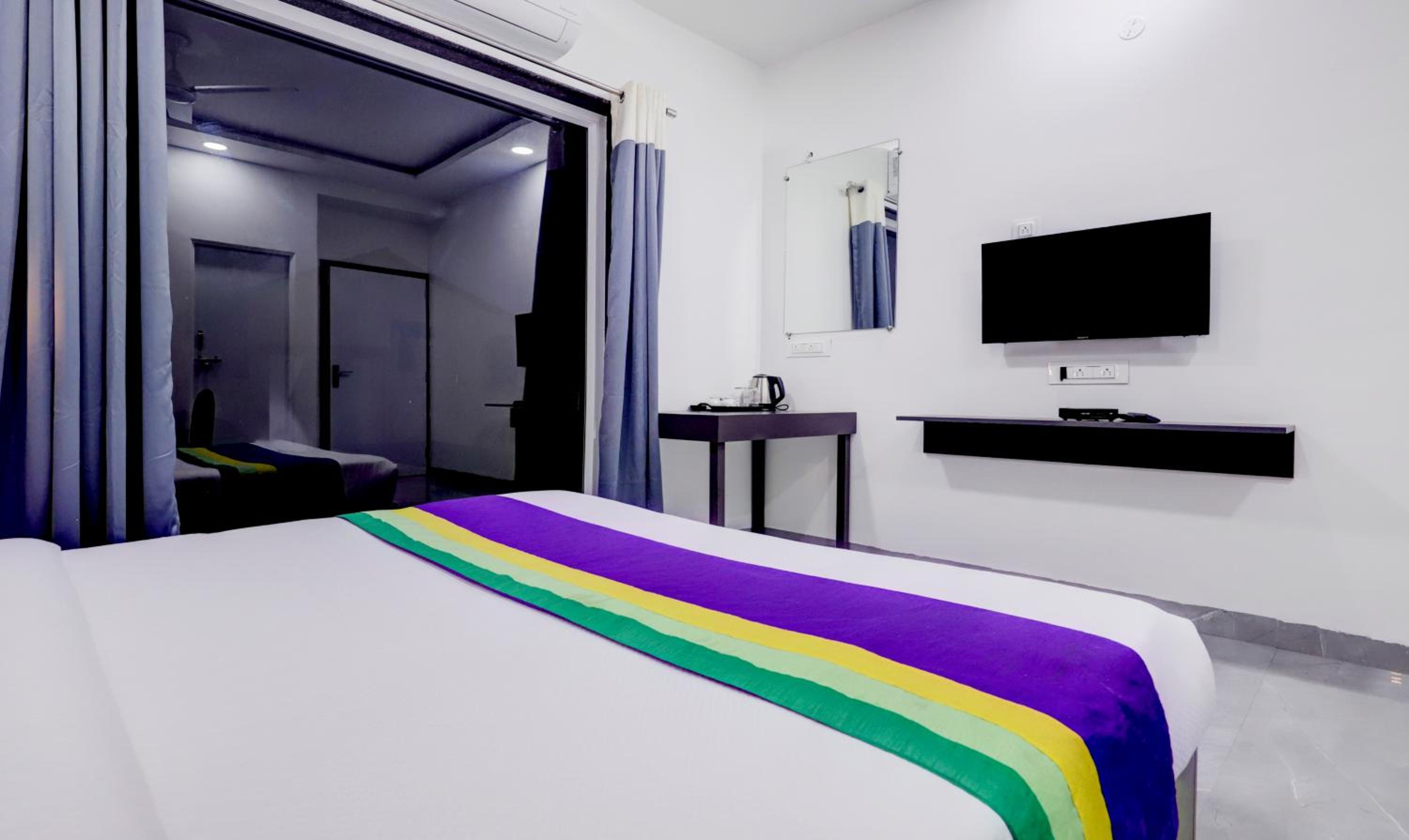 Standard Double Room - Photo 5