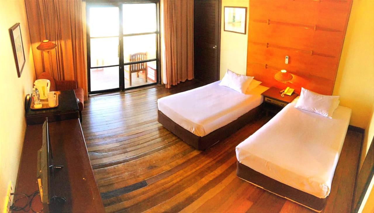 Deluxe Twin Room with Sea View