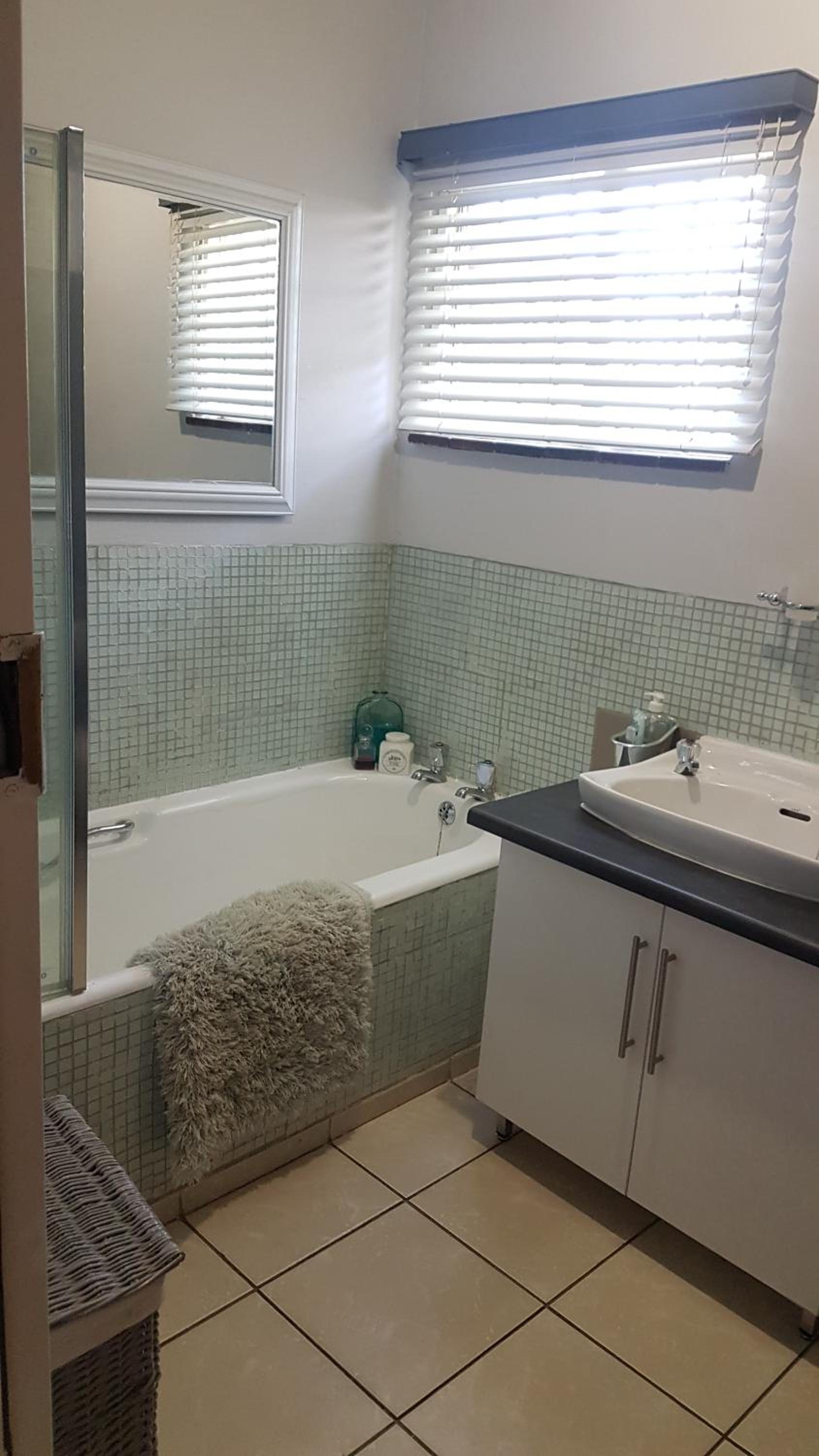 Standard Double Room - Photo 10