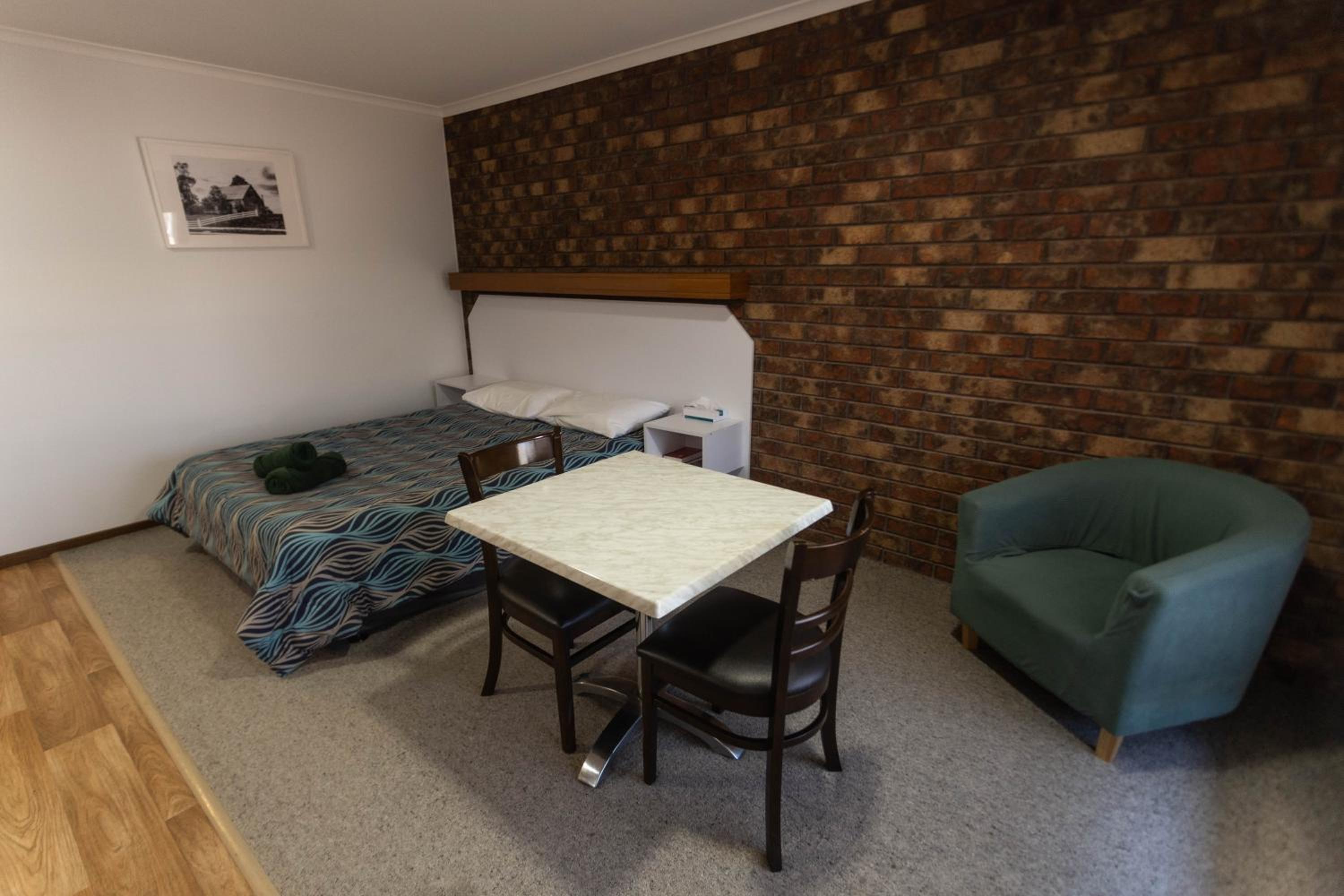 Superior Family Room - Photo 1