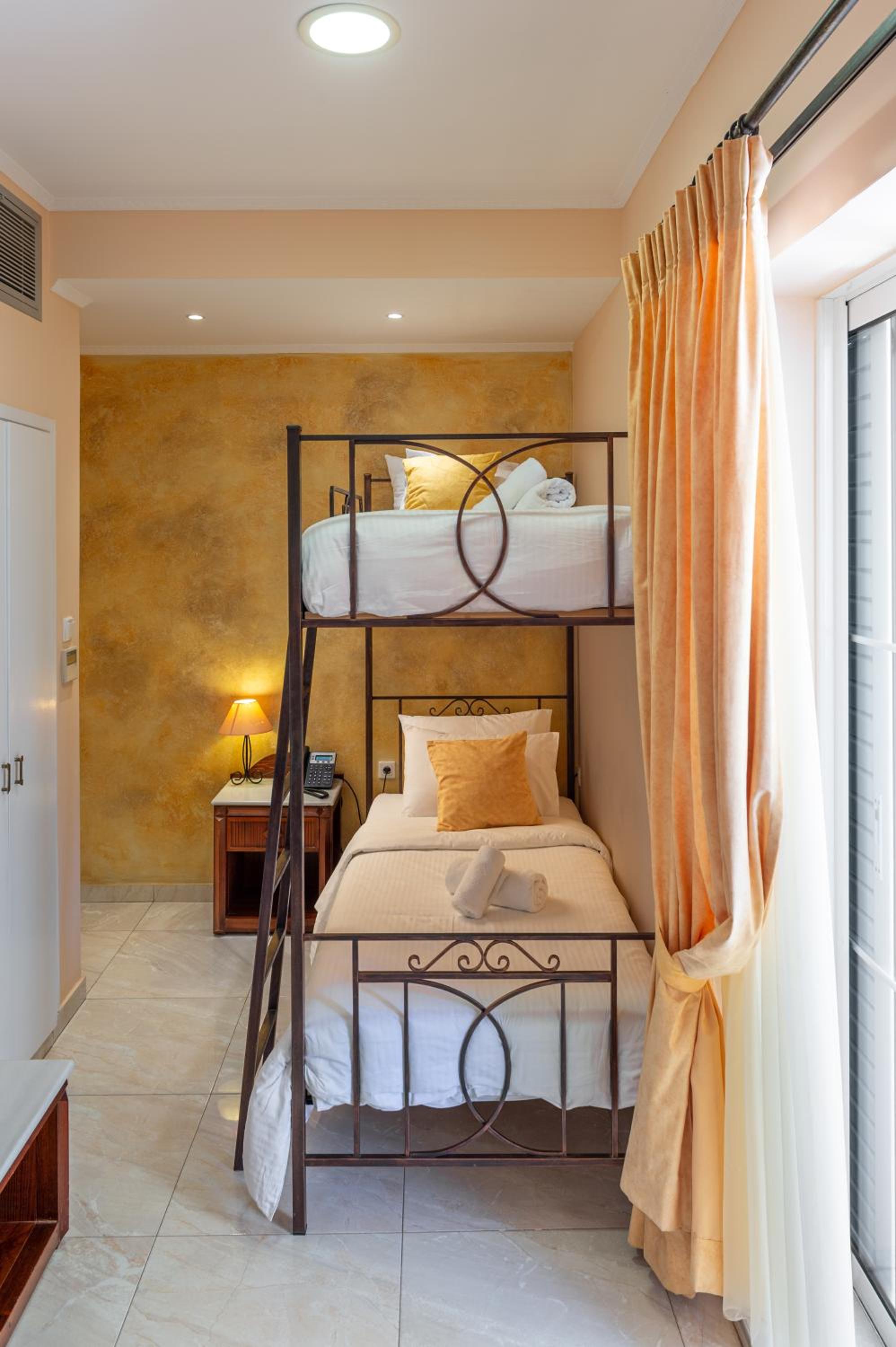 Twin Room (bunk beds) with Ensuite Bathroom and Balcony photo 1
