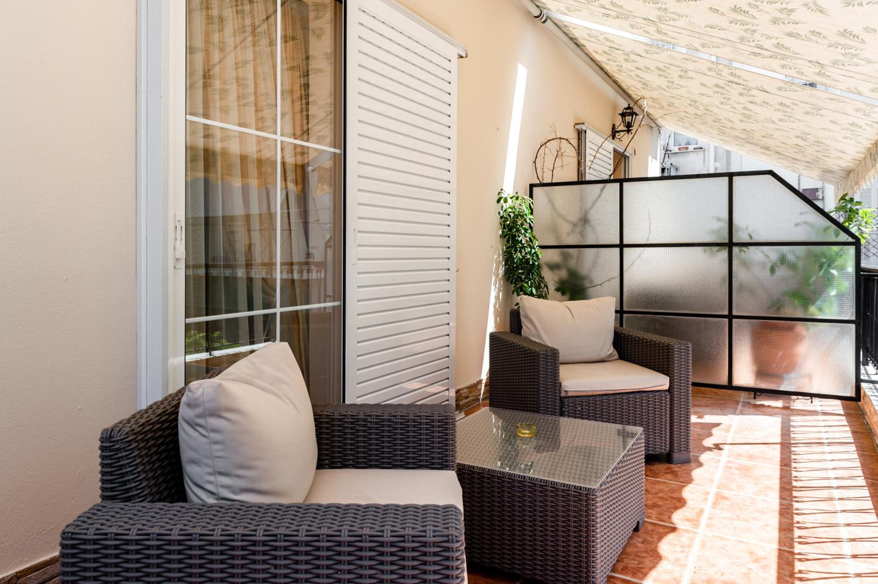 Twin Room (bunk beds) with Ensuite Bathroom and Balcony photo 2