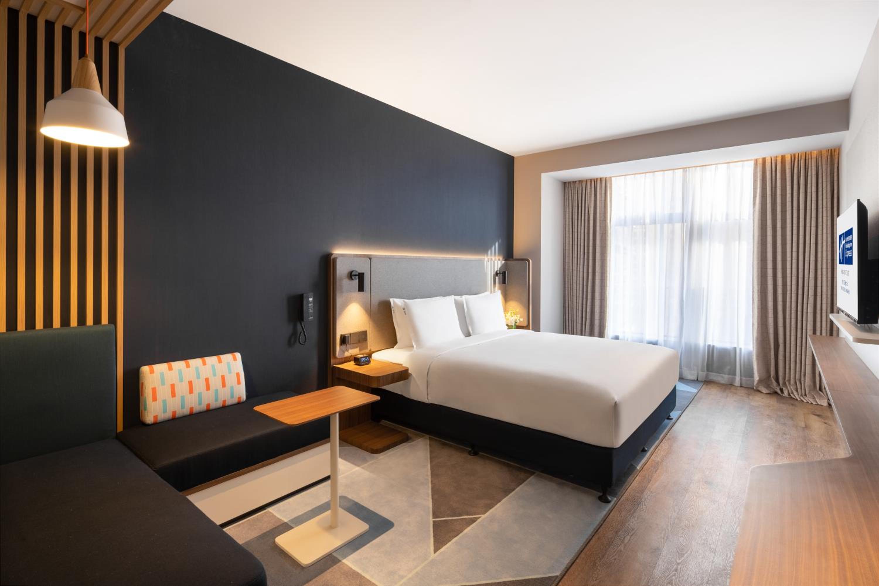 Standard King Room - Photo 2
