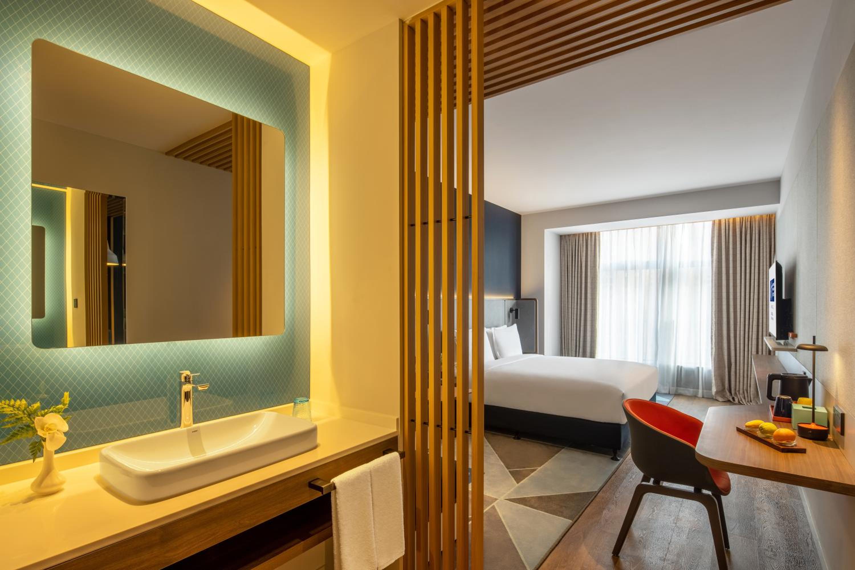 Standard King Room - Photo 3