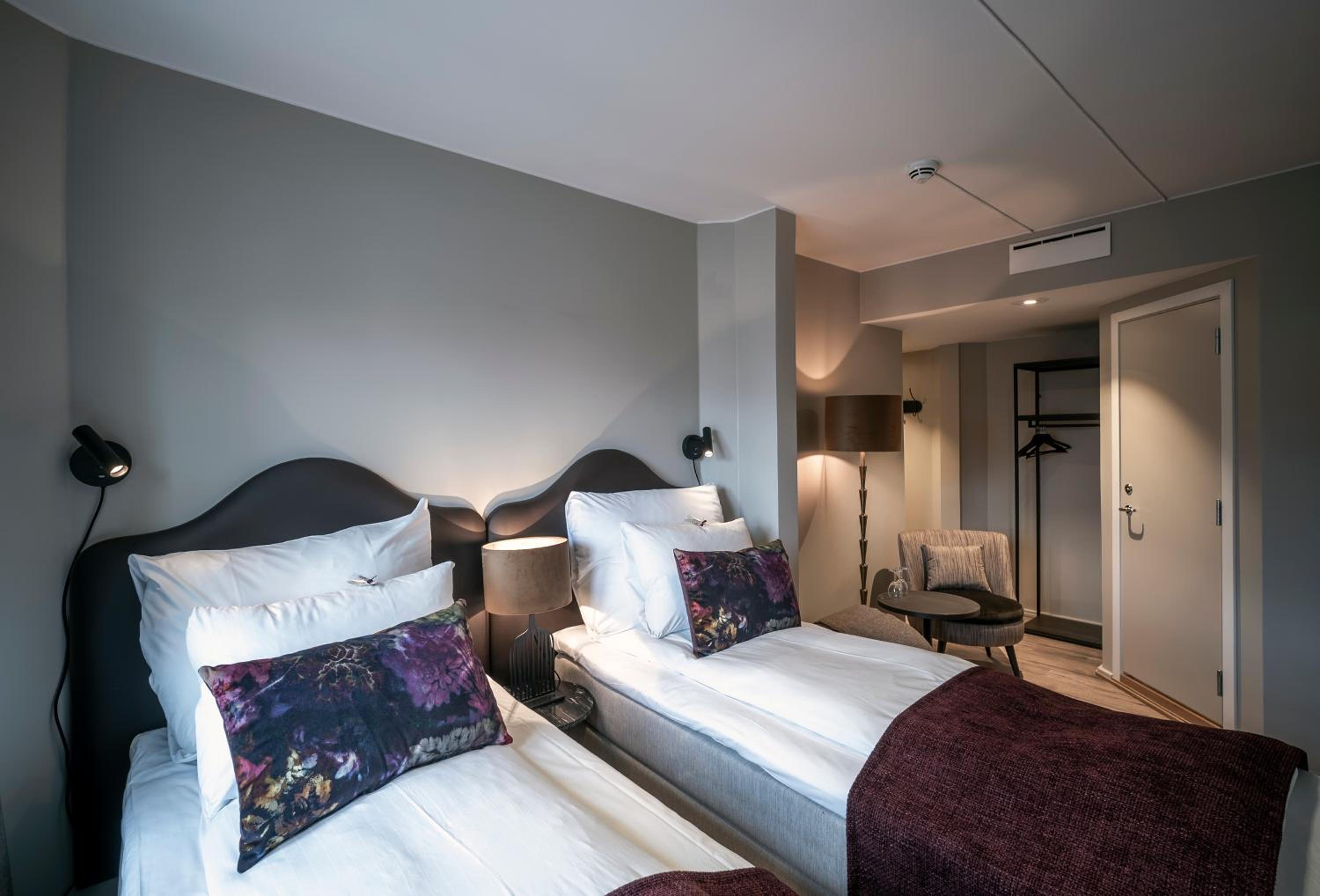 Twin Room - Photo 7