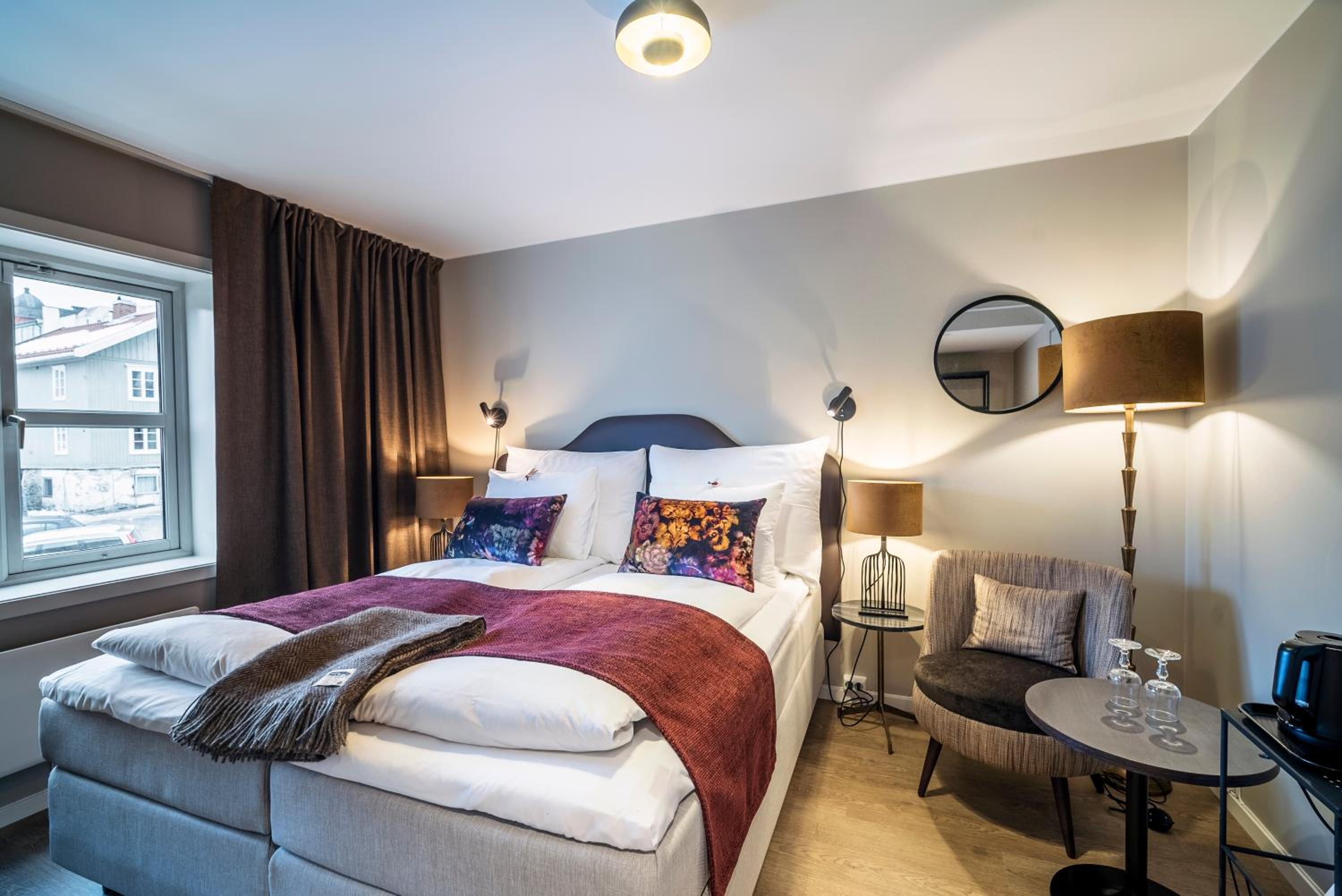 Single Room with Double Bed - Photo 1