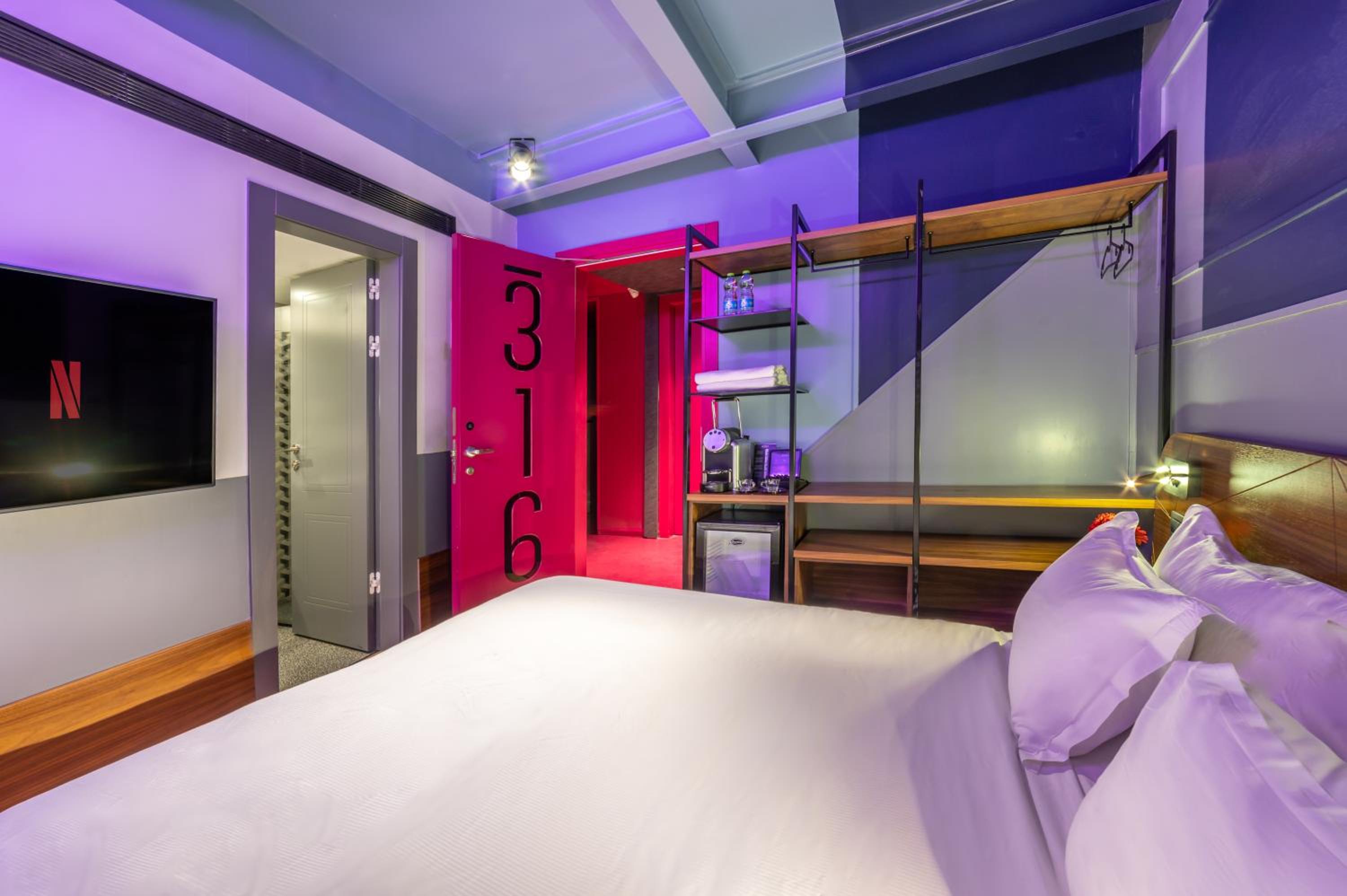 Superior Double or Twin Room photo 3