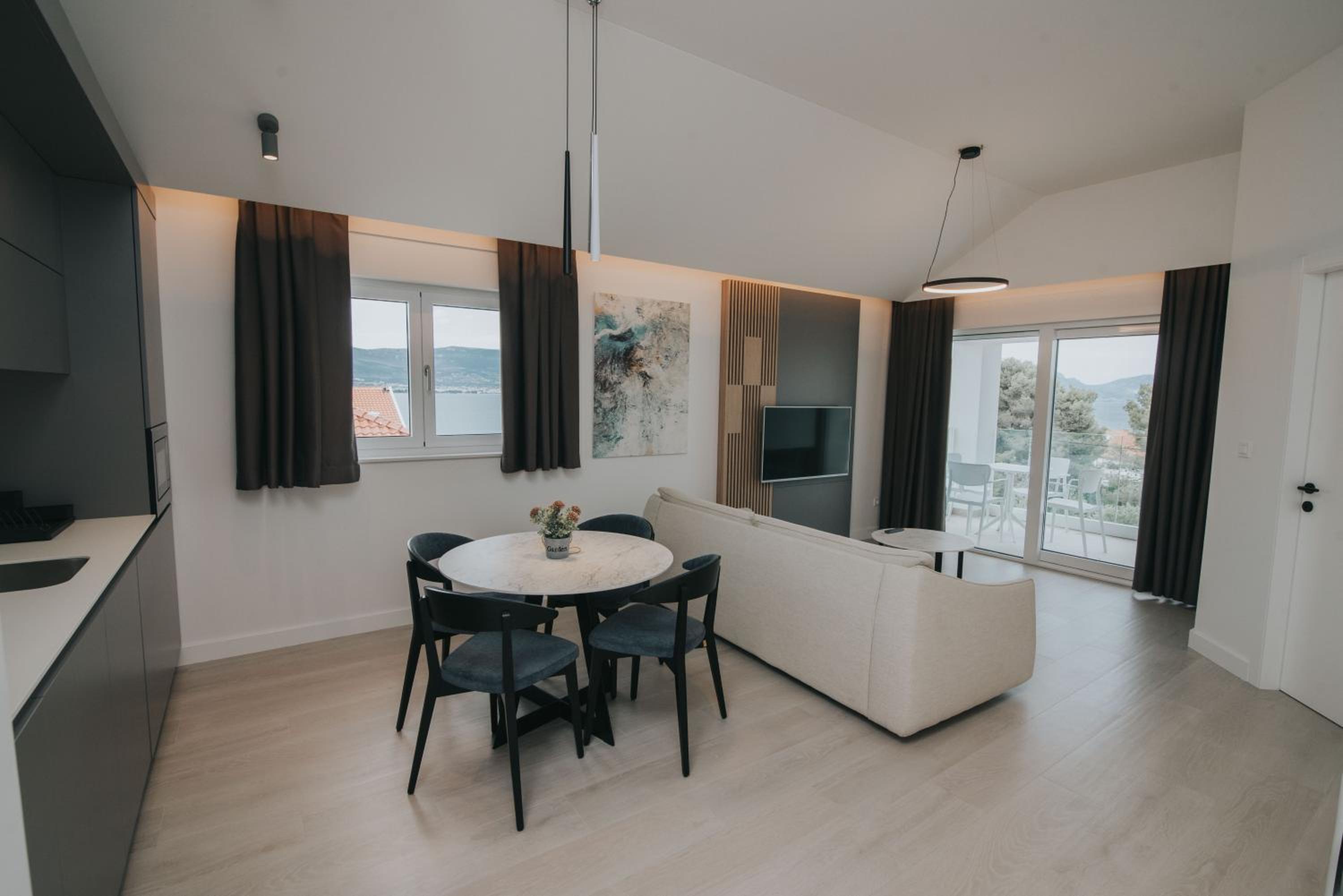 Superior One-Bedroom Apartment