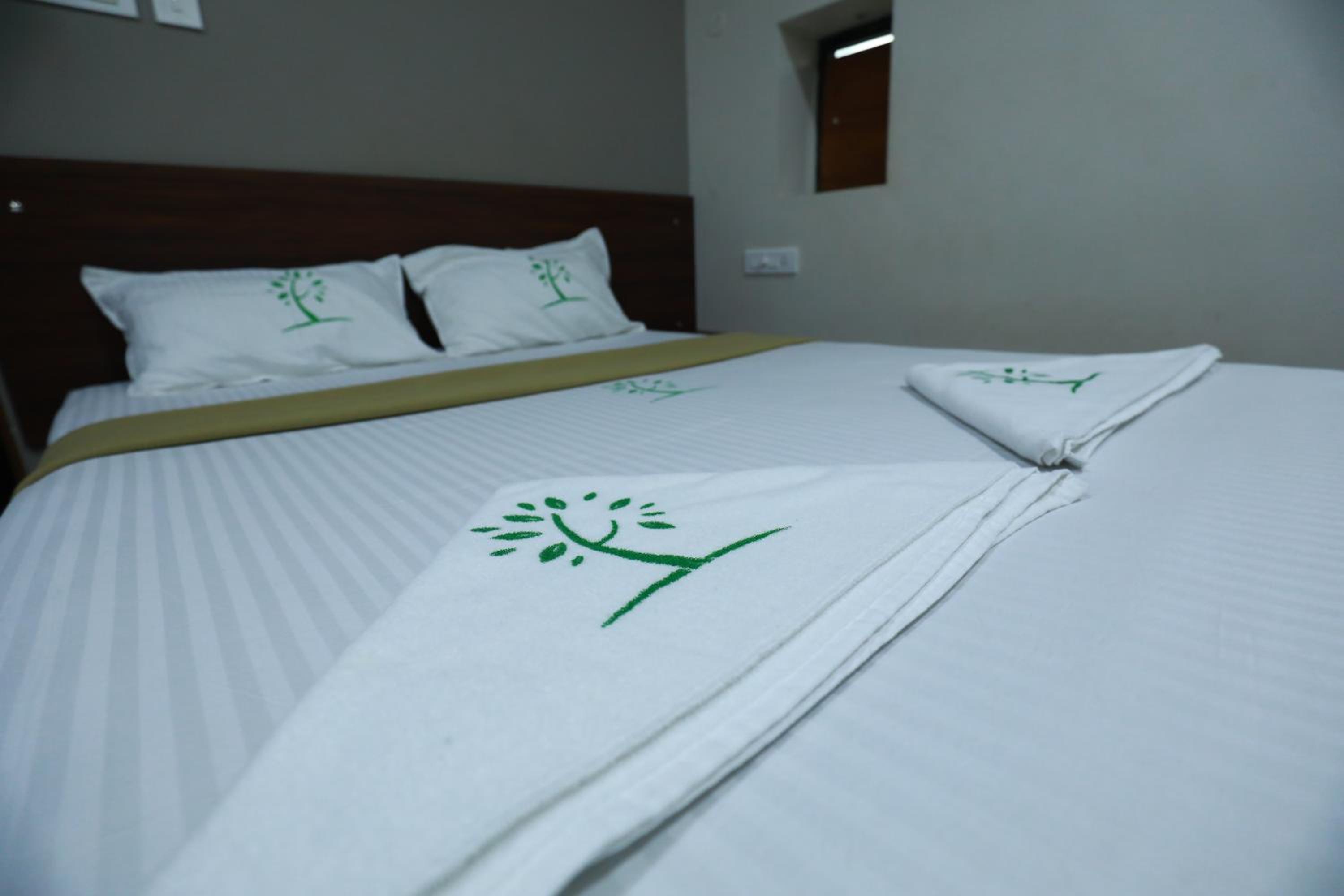 Deluxe Room - Photo 19