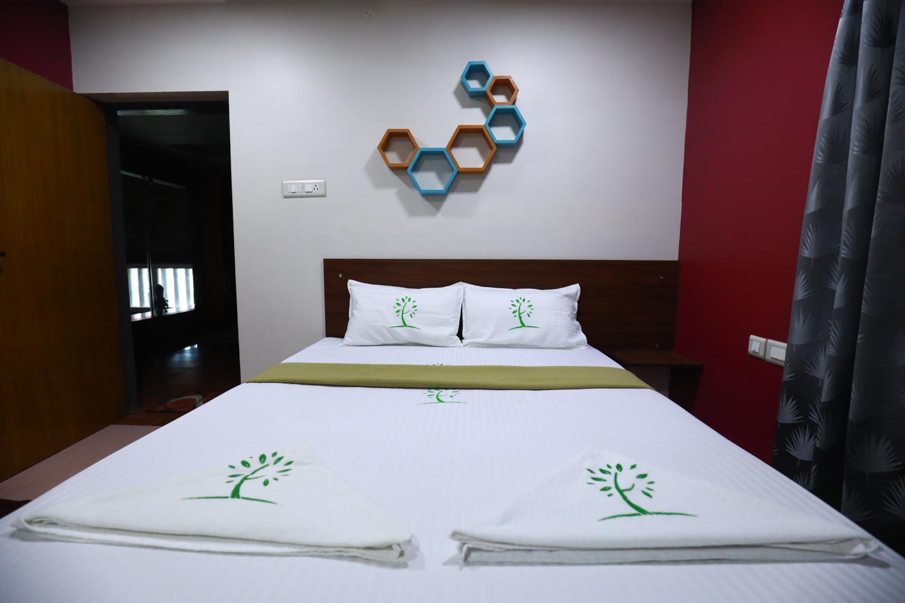 Deluxe Room - Photo 1