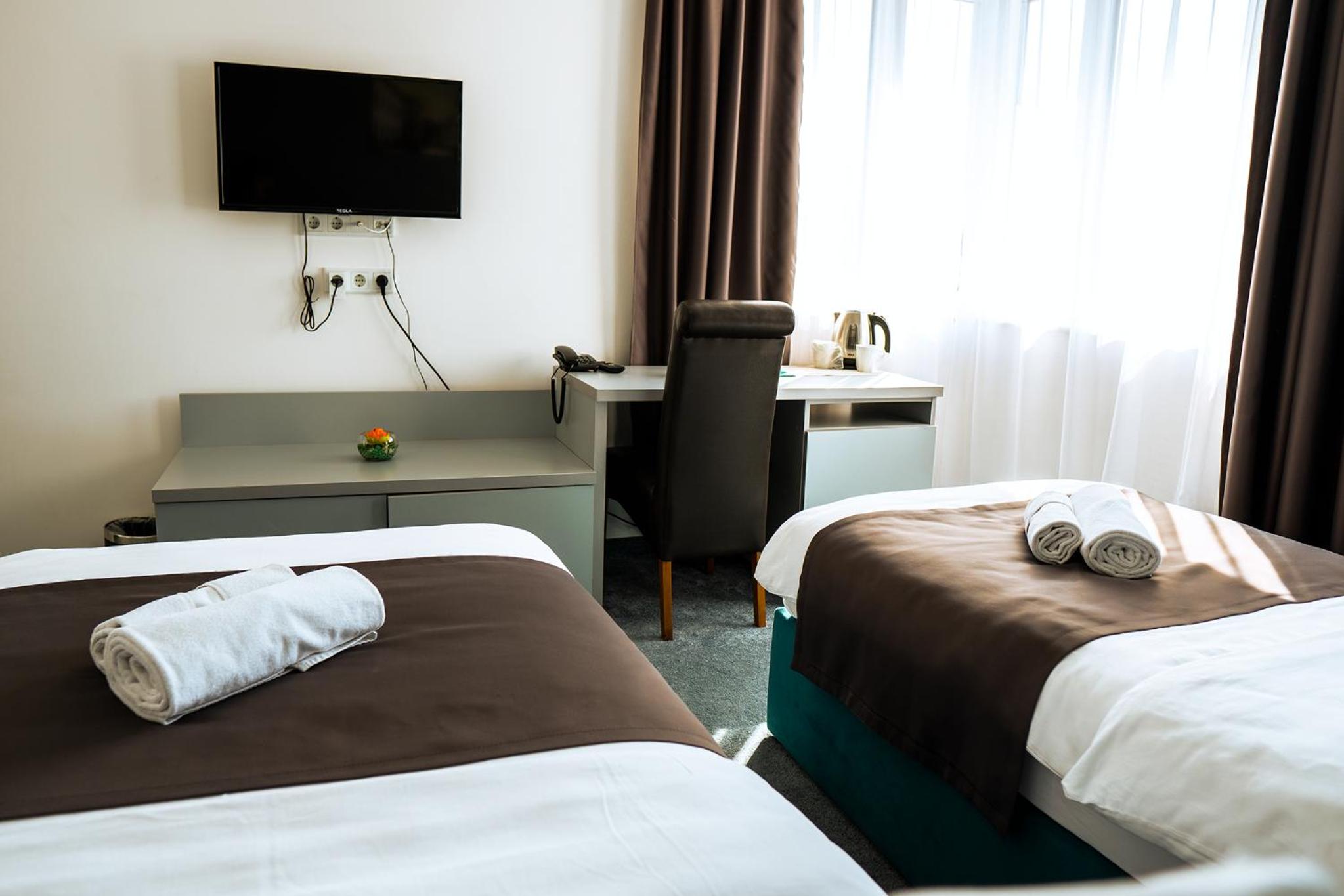Budget Twin Room - Photo 1