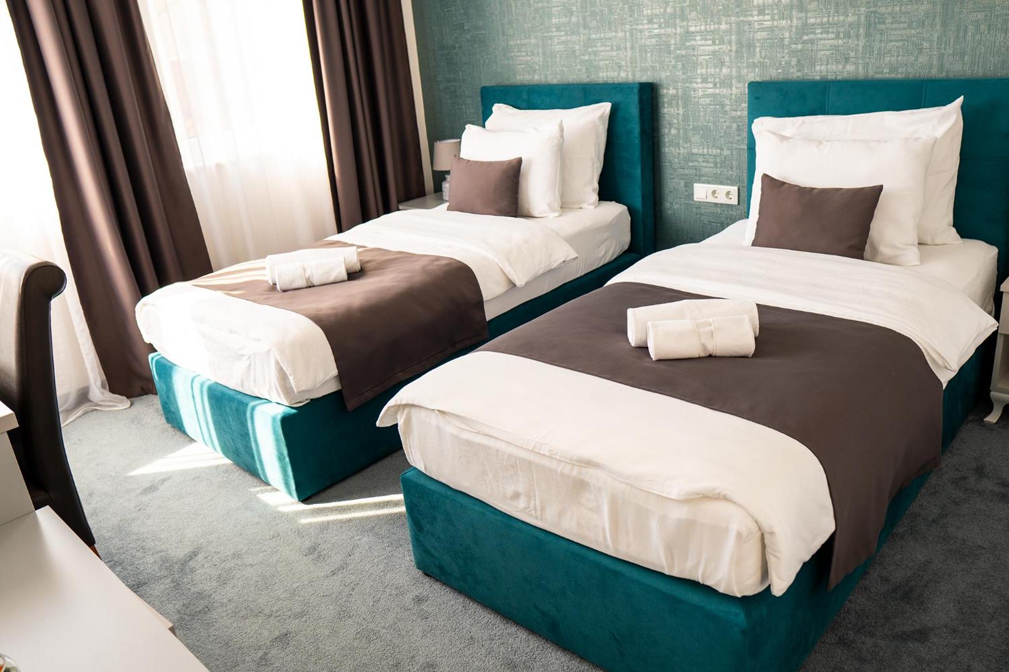 Budget Twin Room - Photo 6