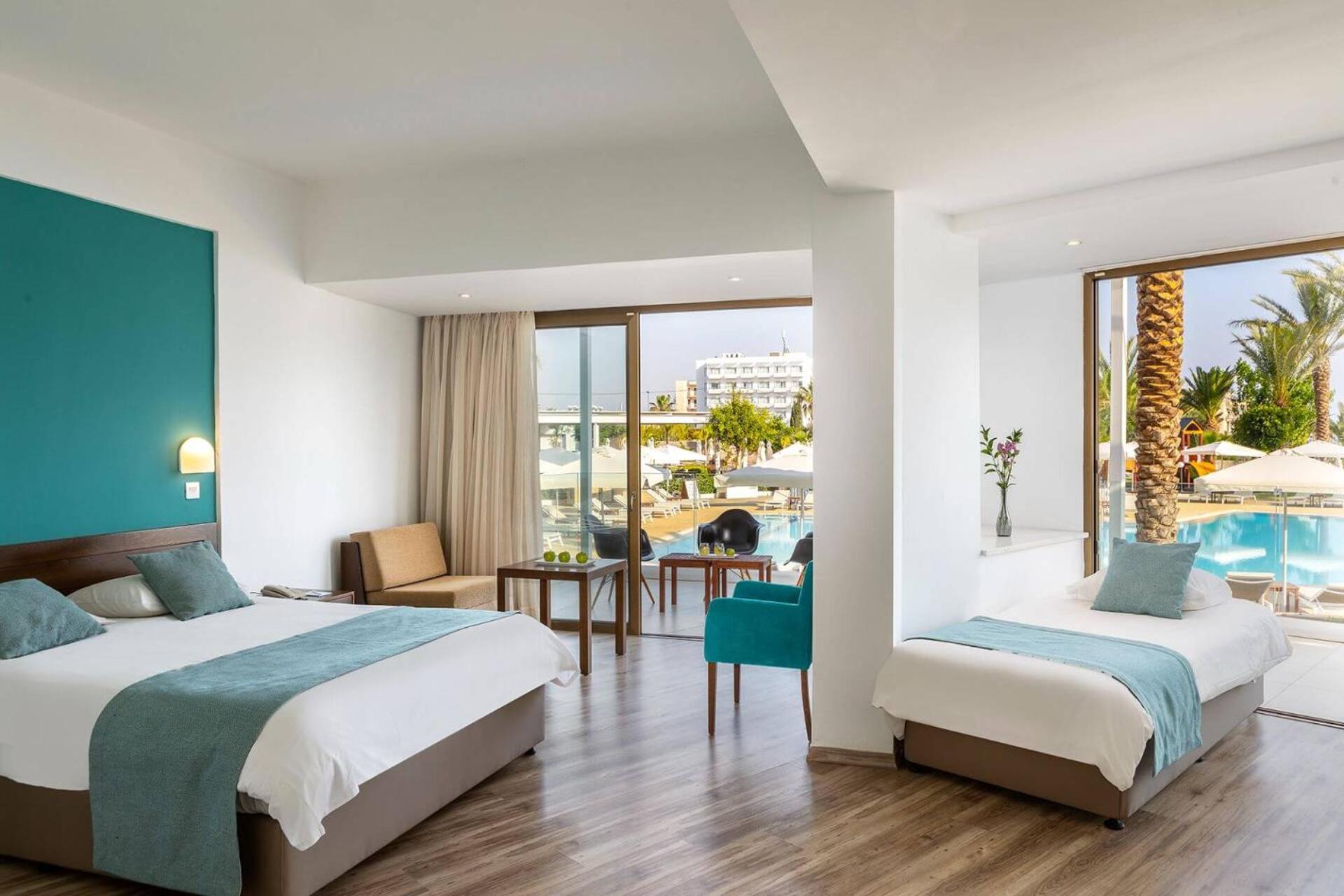 Superior Family Pool View Room photo 3