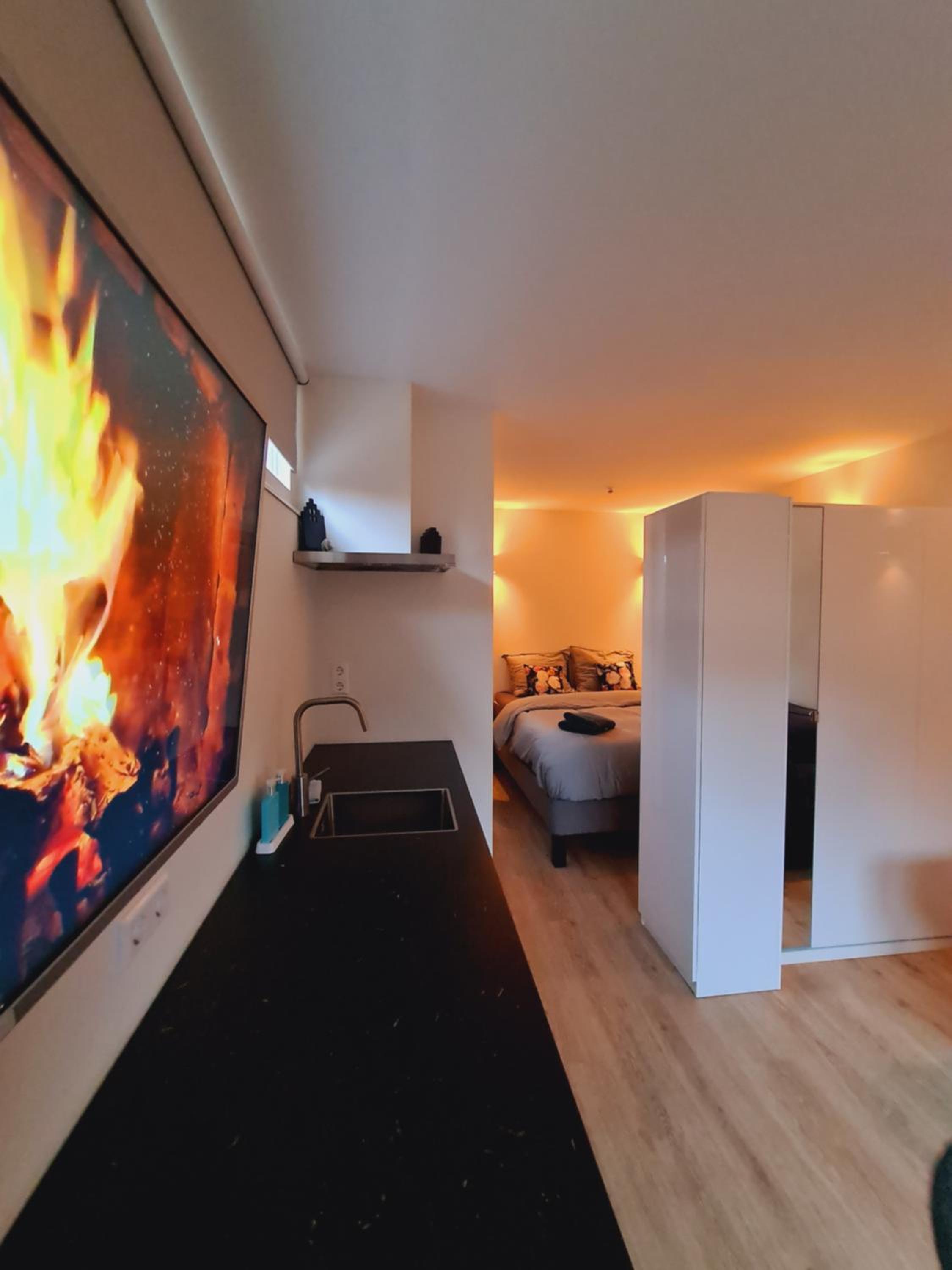 One-Bedroom House - Photo 20
