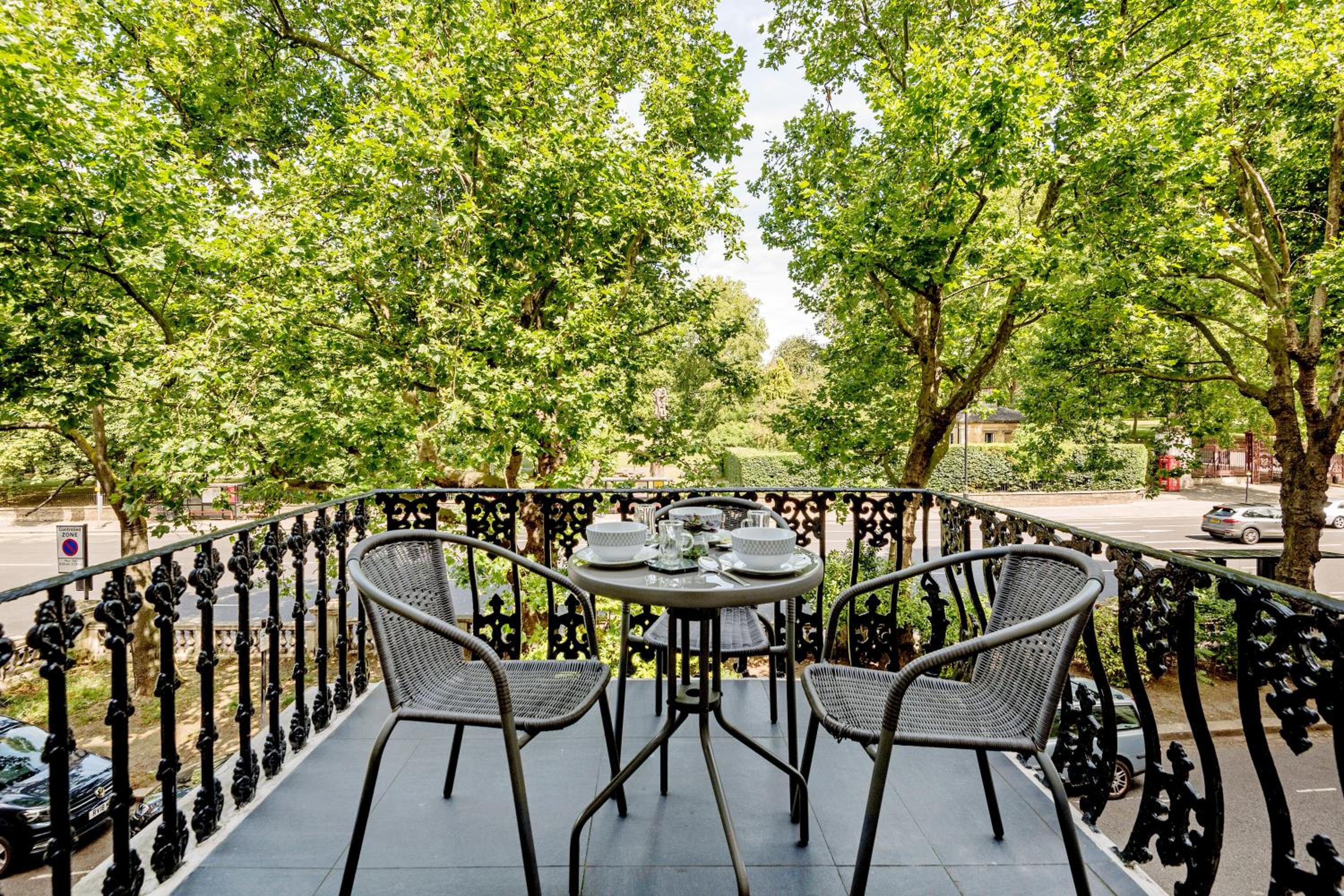 The Hyde Park Terrace Apartment photo 2