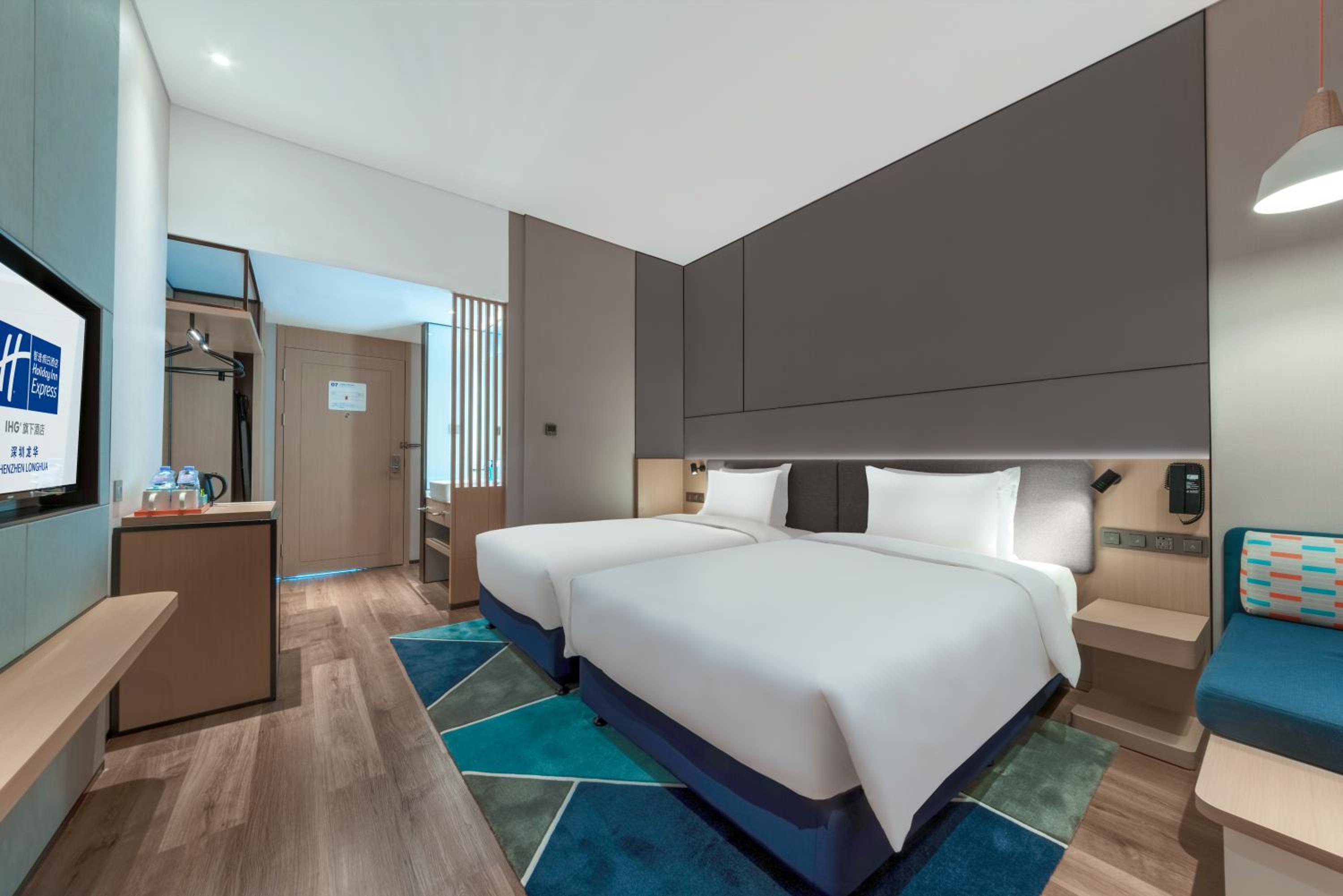 Standard Twin Room - Photo 4