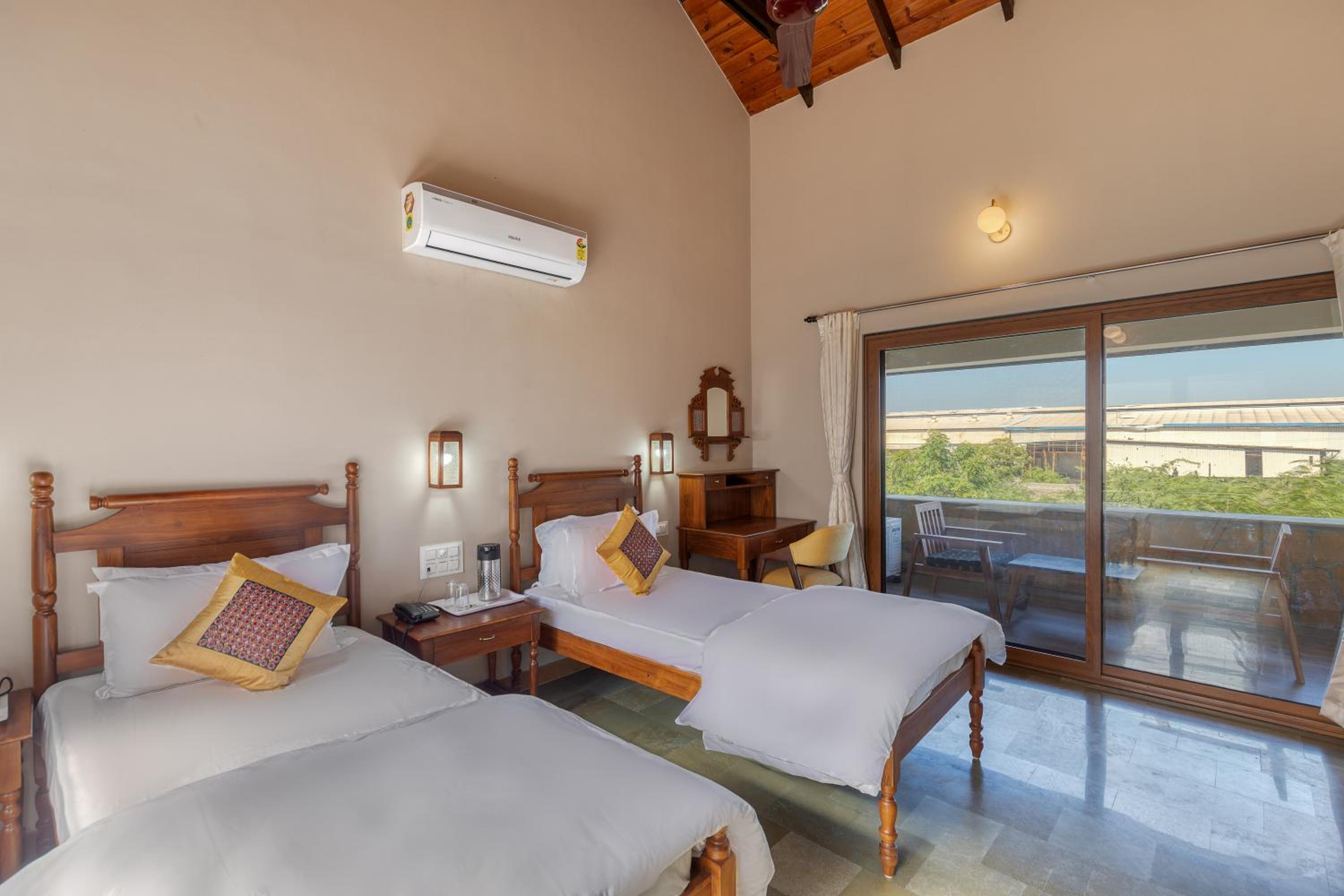 Twin Room with Balcony photo 1