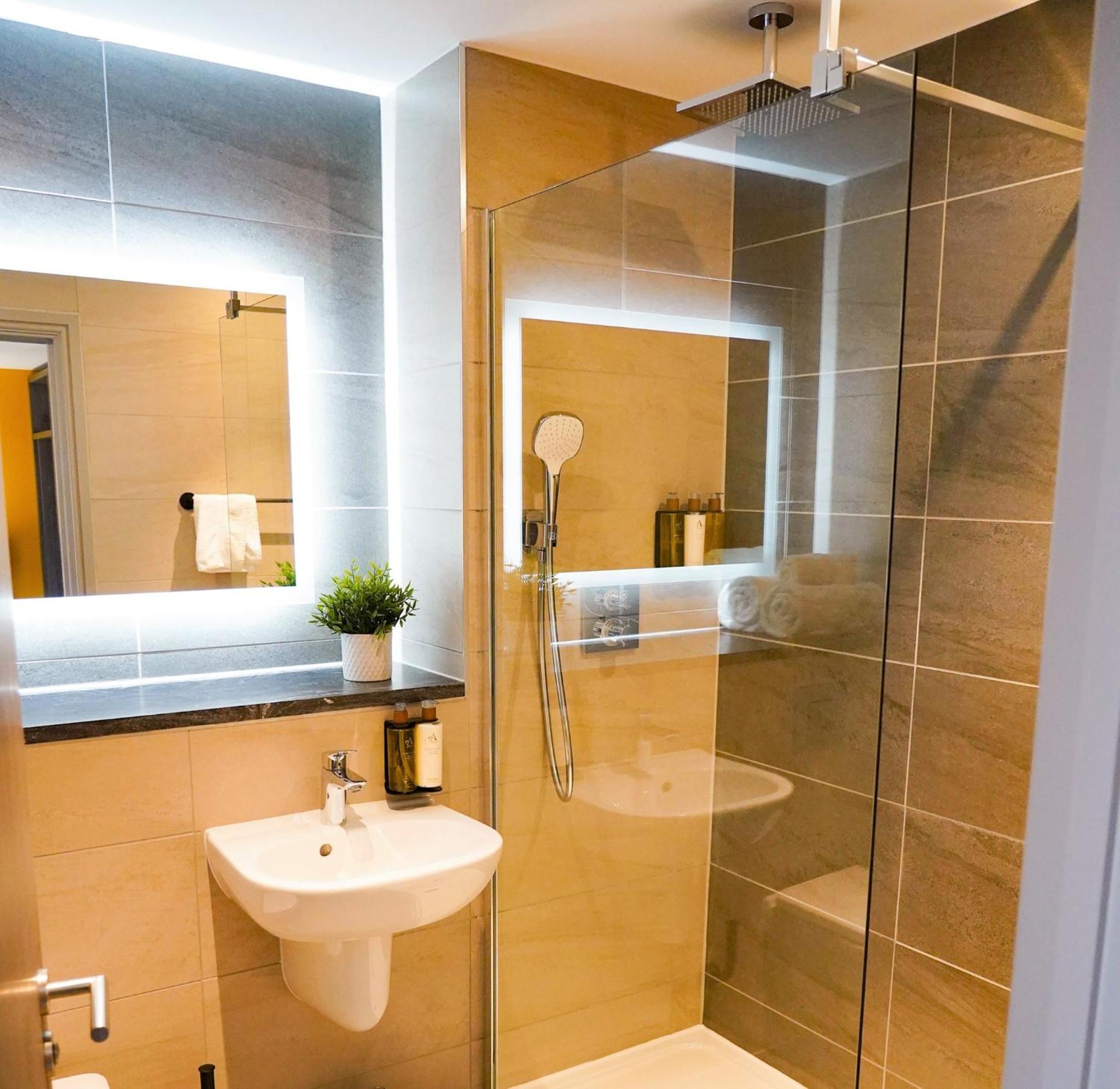 Standard Double Room - Photo 5