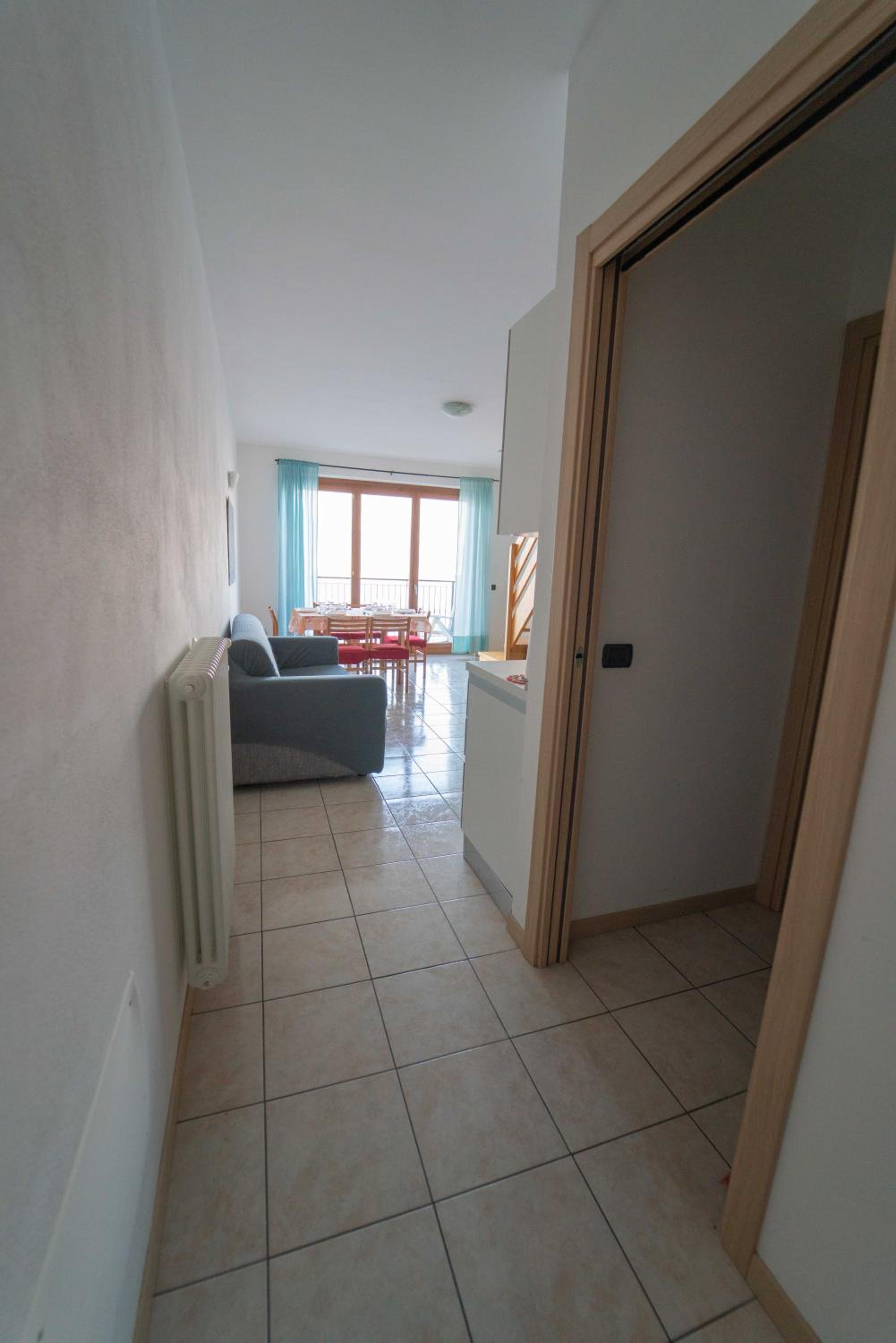 Apartment with Lake View