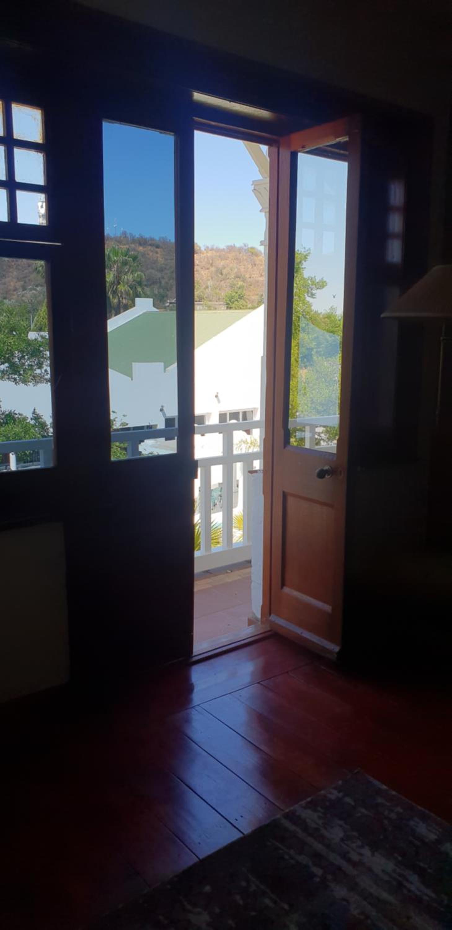 Double Room with Balcony - Photo 10