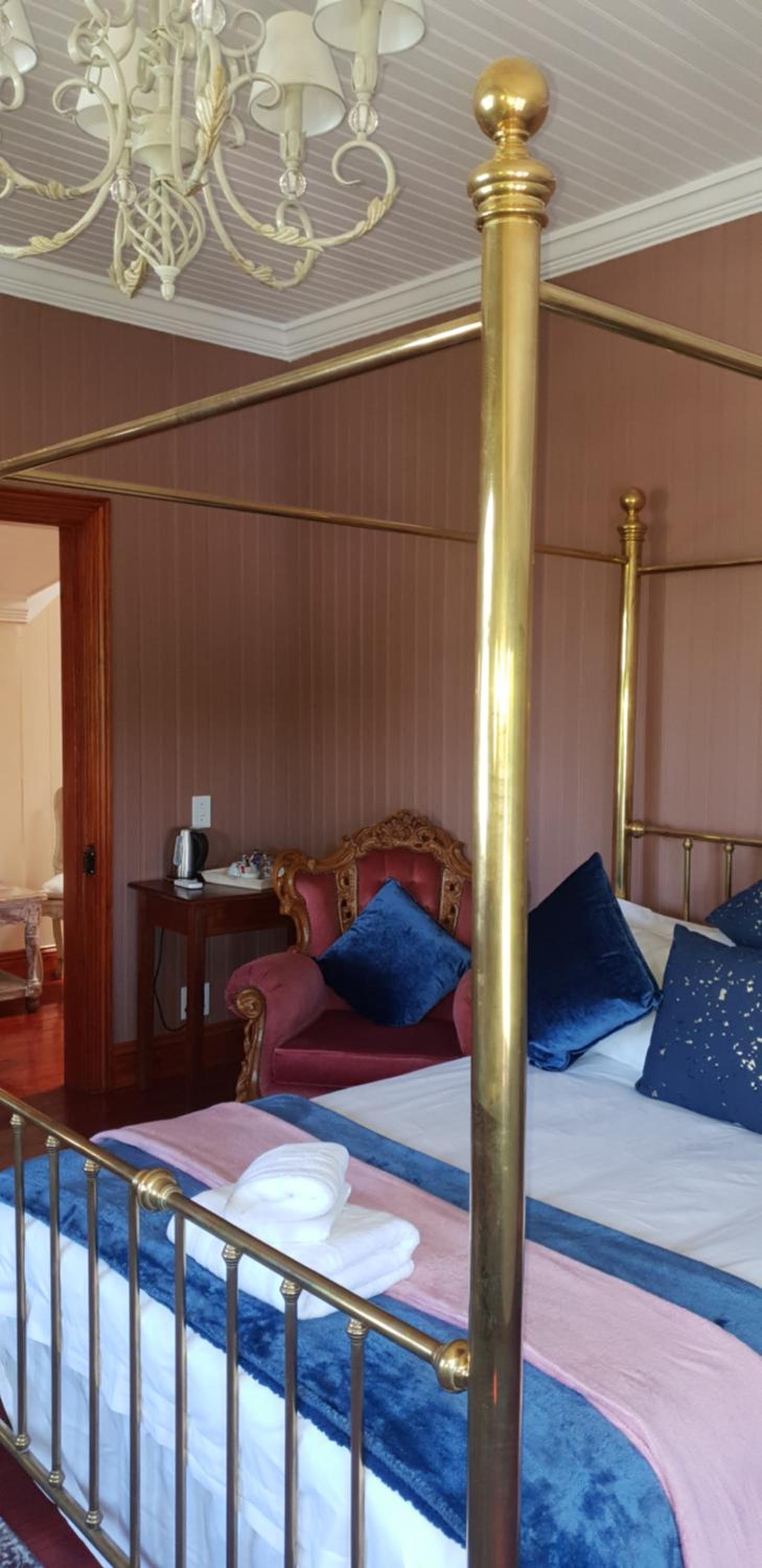 Double Room with Balcony - Photo 12