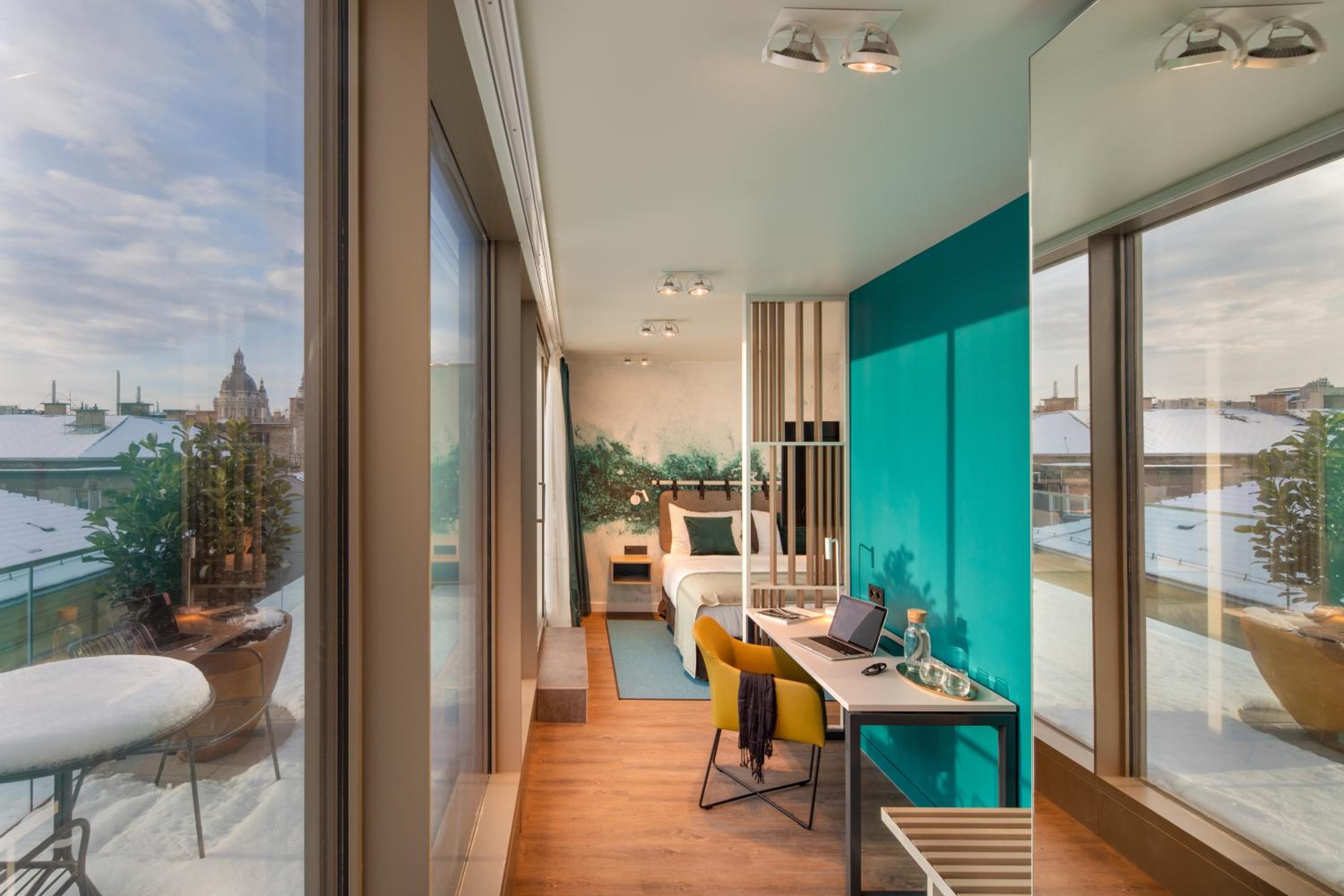 Junior Suite with Balcony - Photo 1
