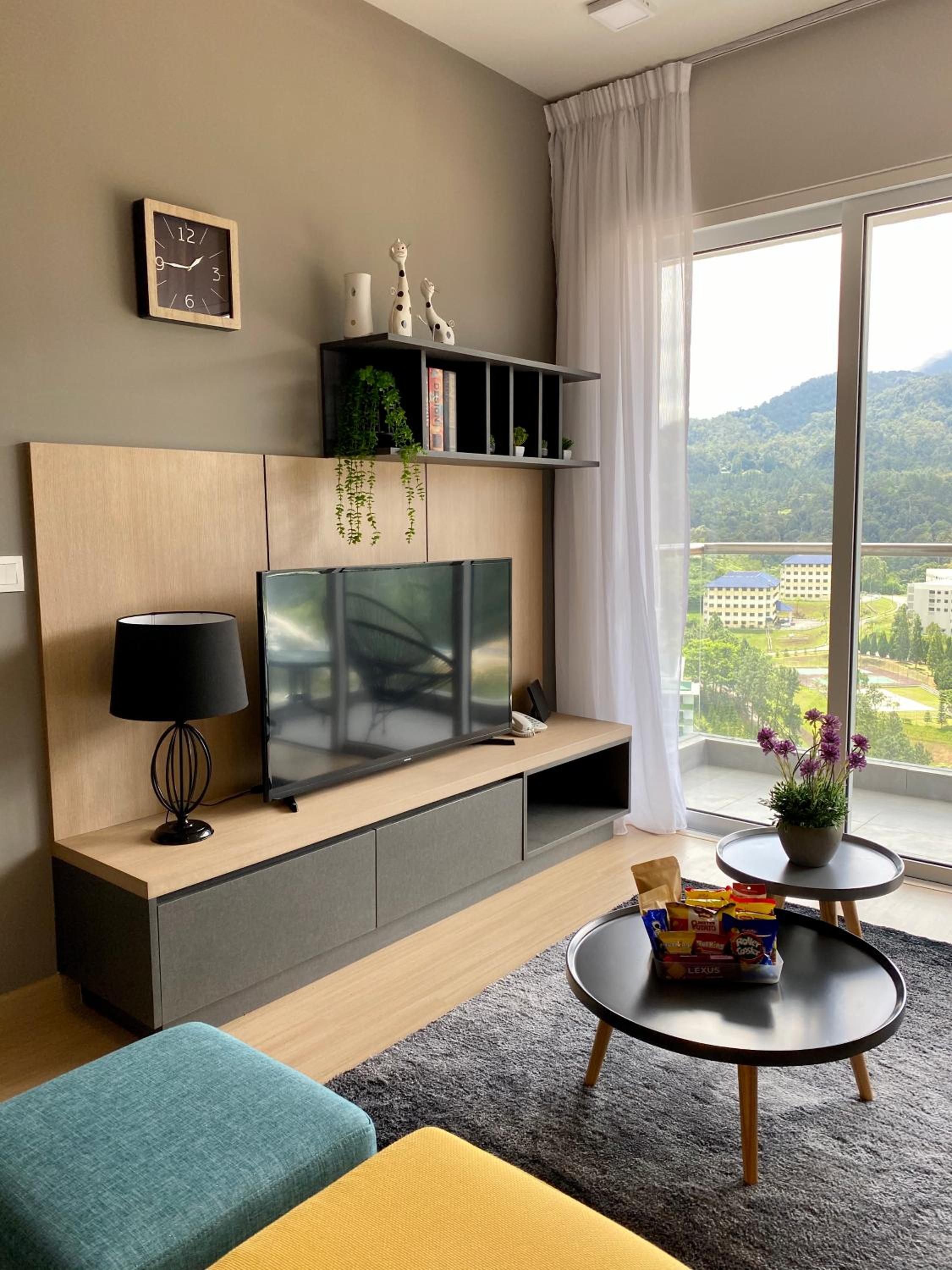 Apartment with Mountain View photo 3