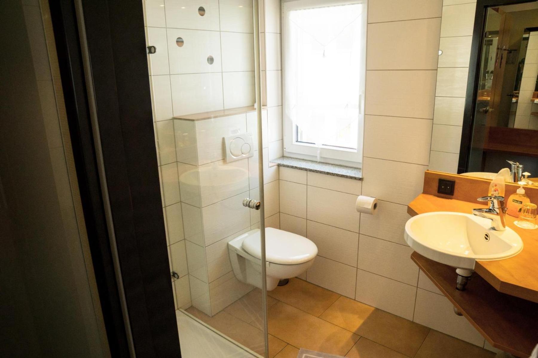 Standard Single Room with Shower photo 2