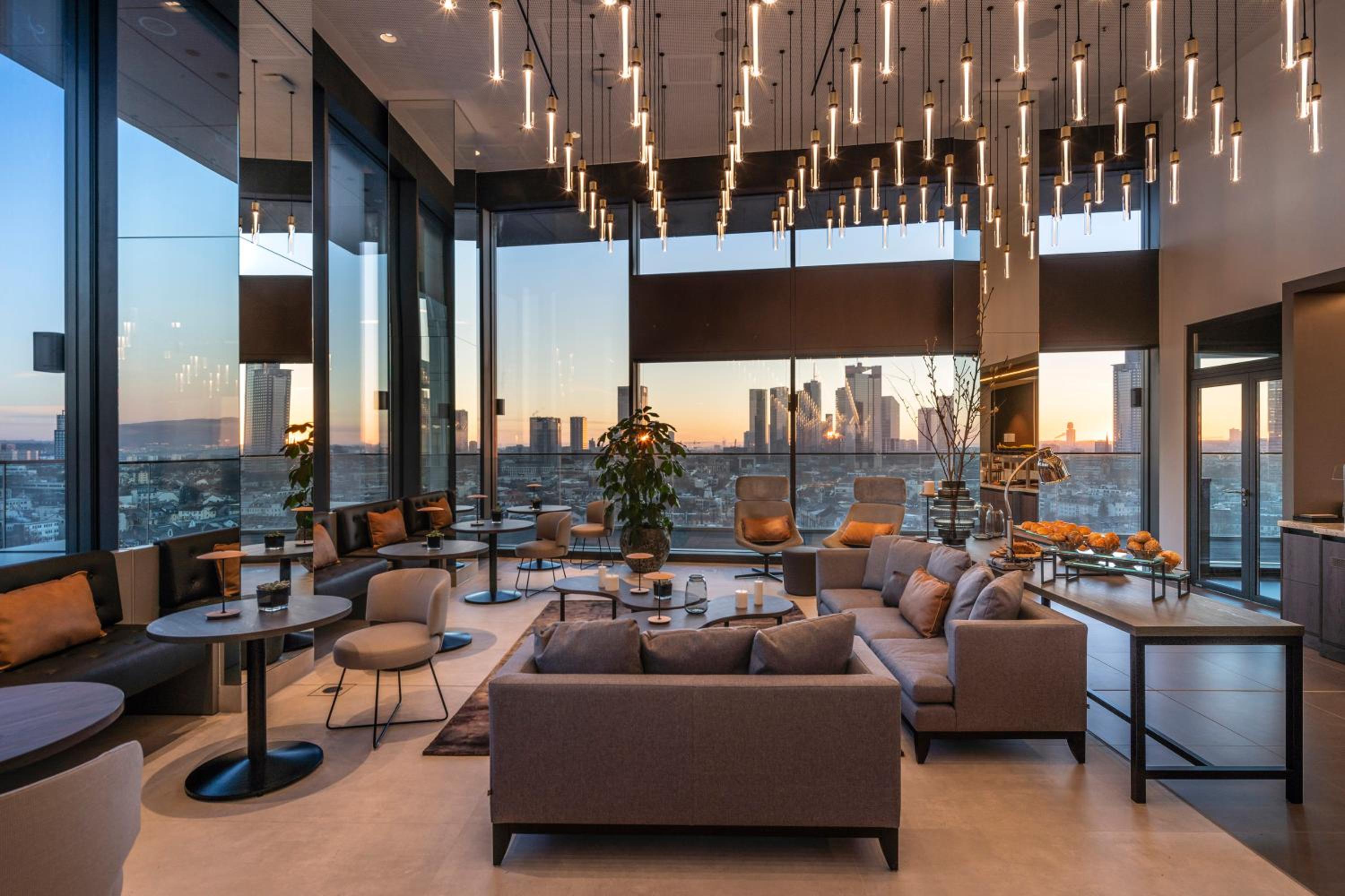 The Level Room with Executive Lounge Access thumbnail 6