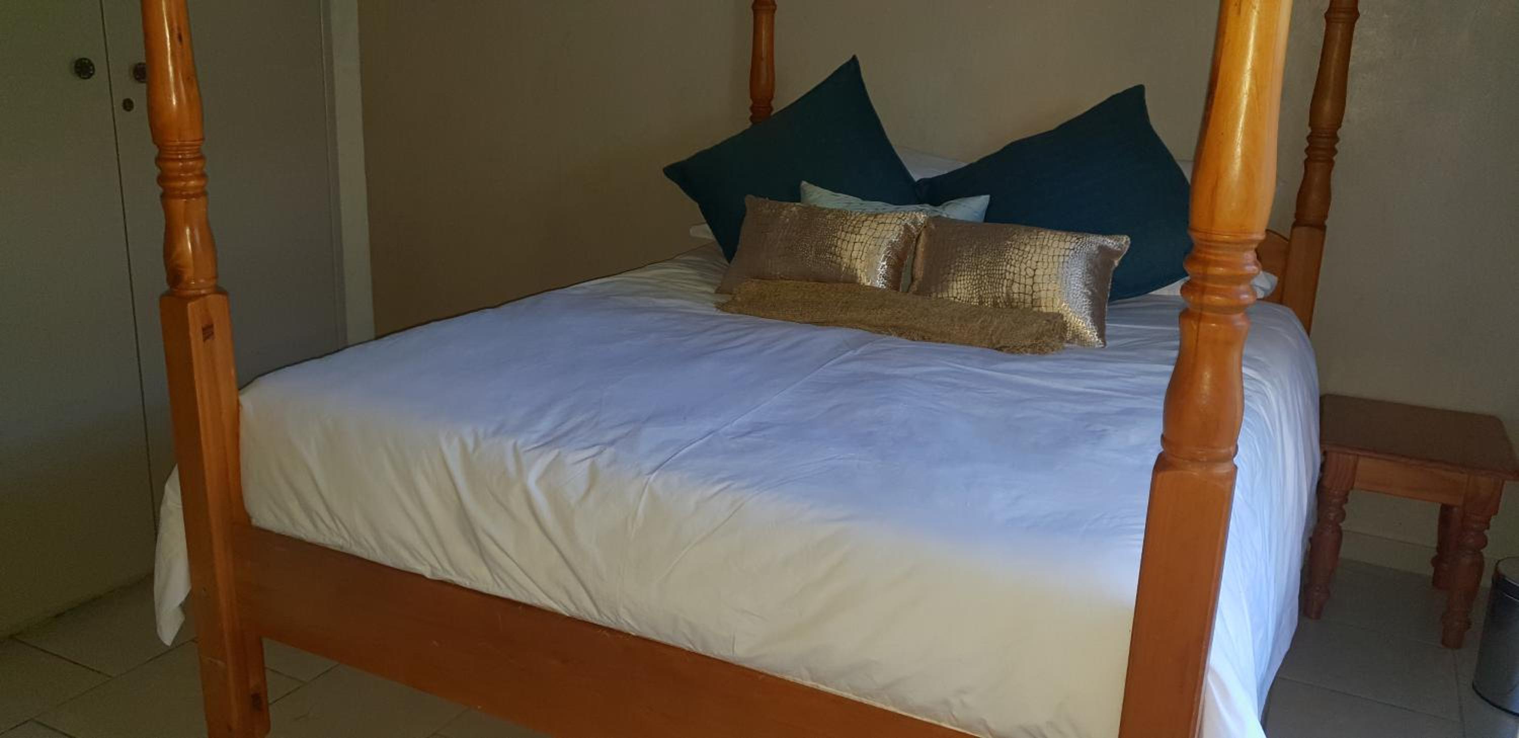 Deluxe Double Room with Balcony - Photo 5