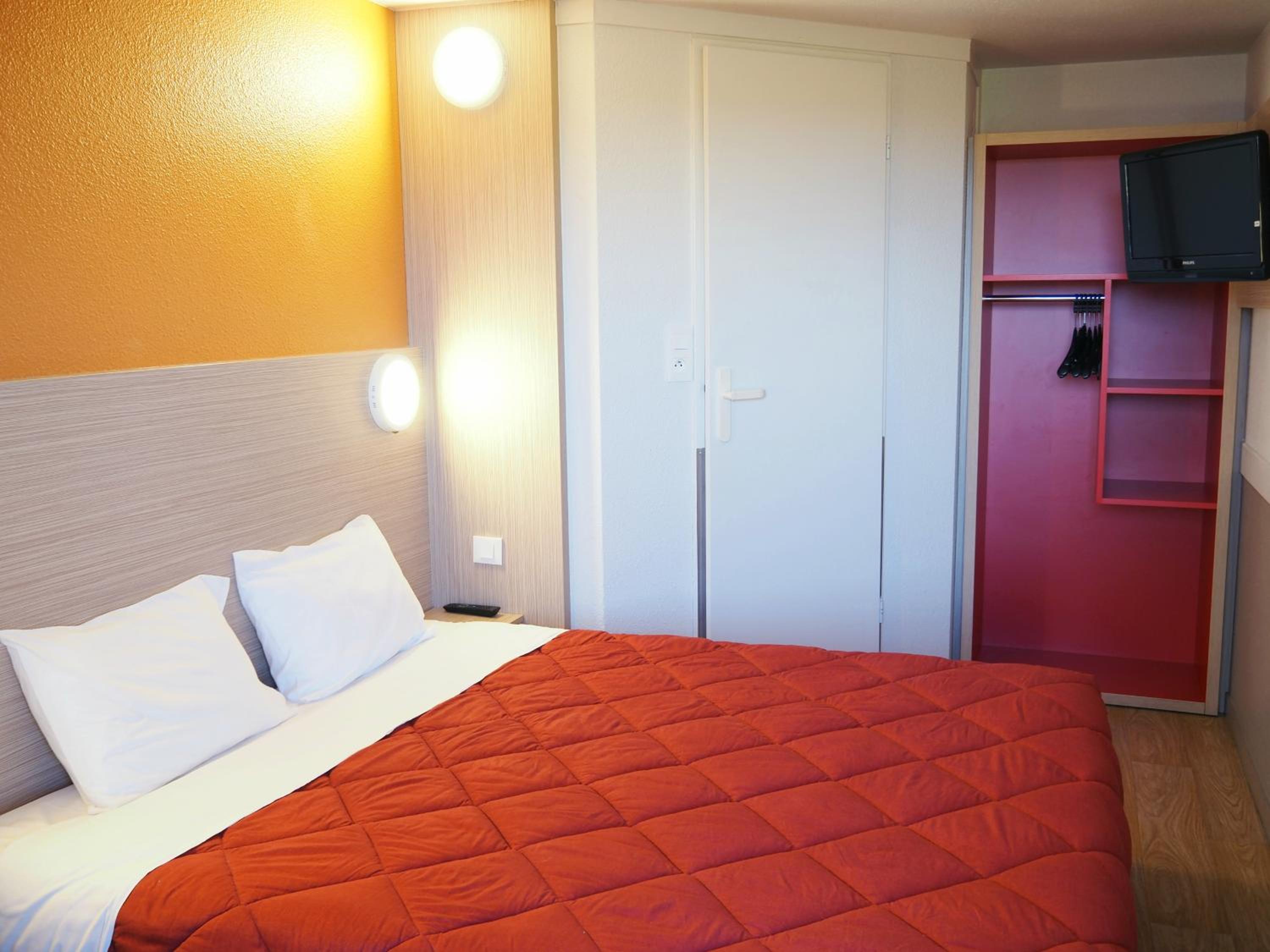 Double Room - Photo 6