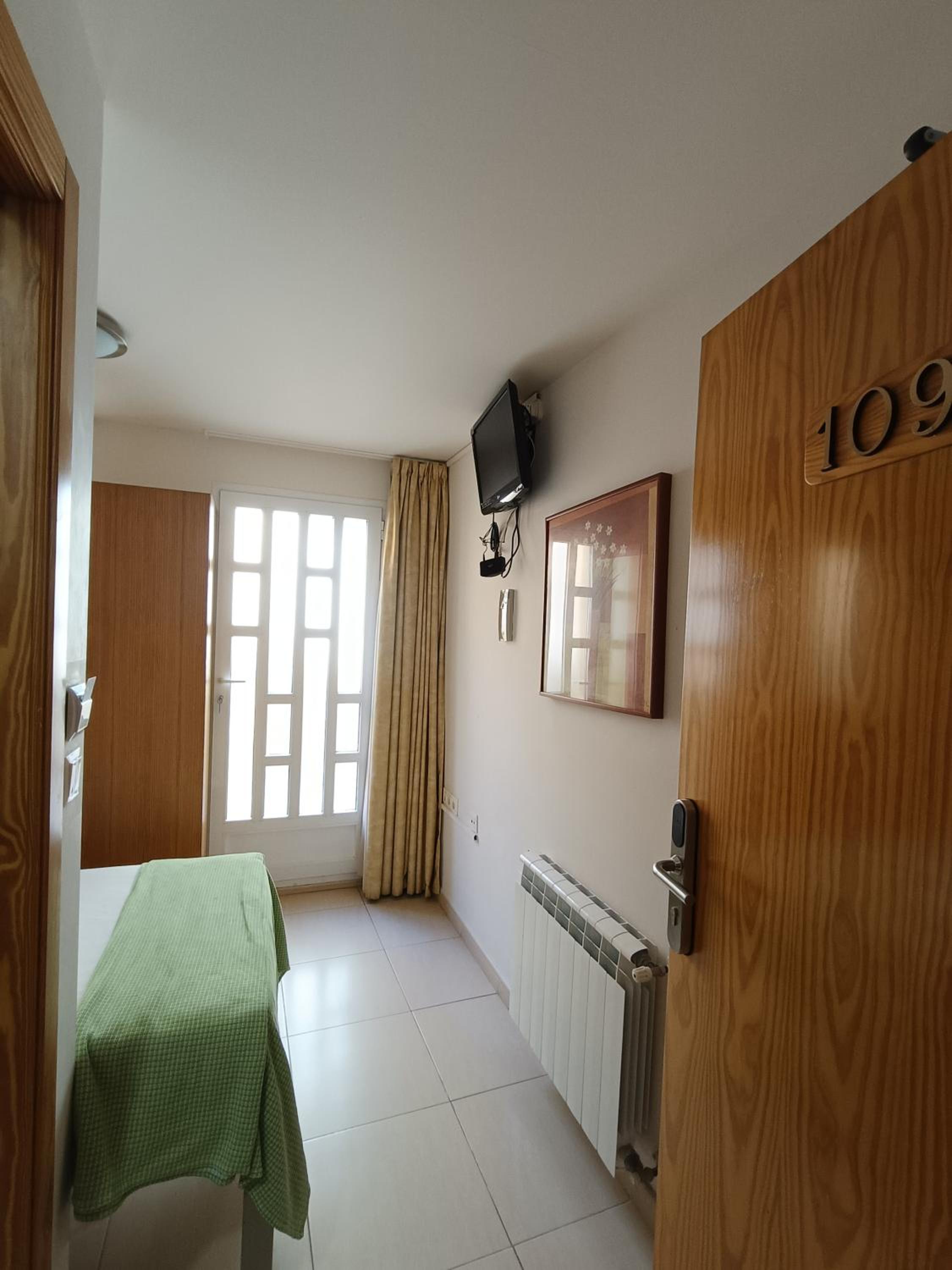 Budget Single Room