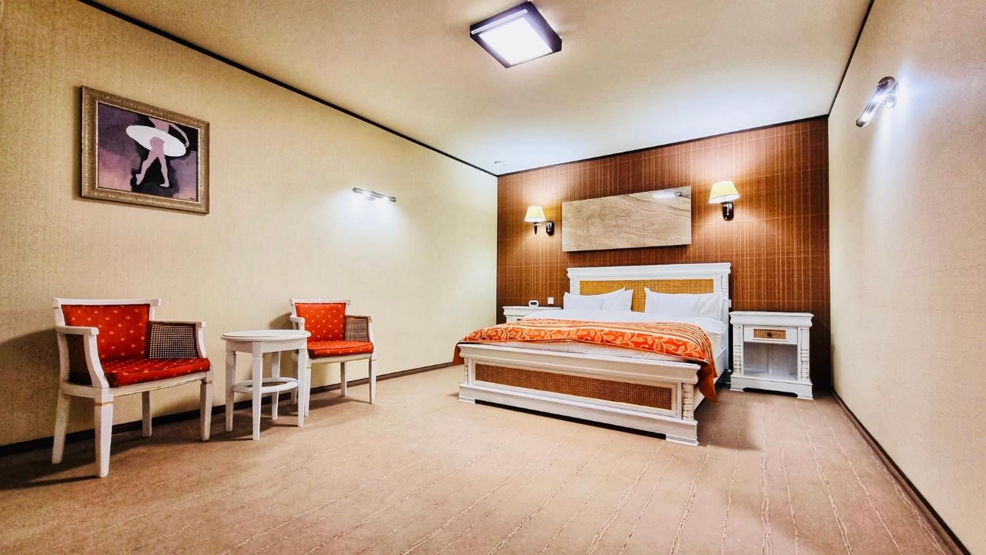 Double Room - Photo 4