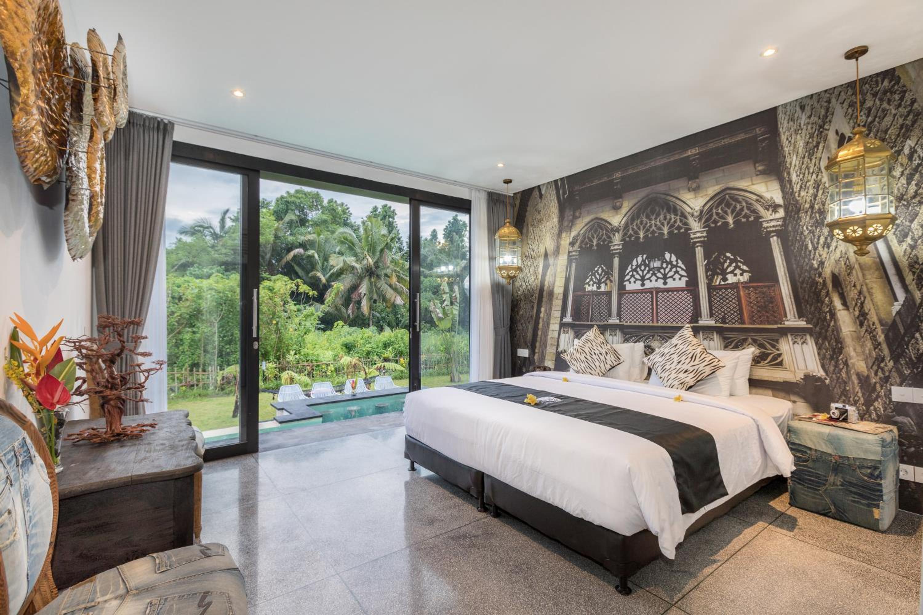 Four-Bedroom Villa with Private Pool - Photo 1