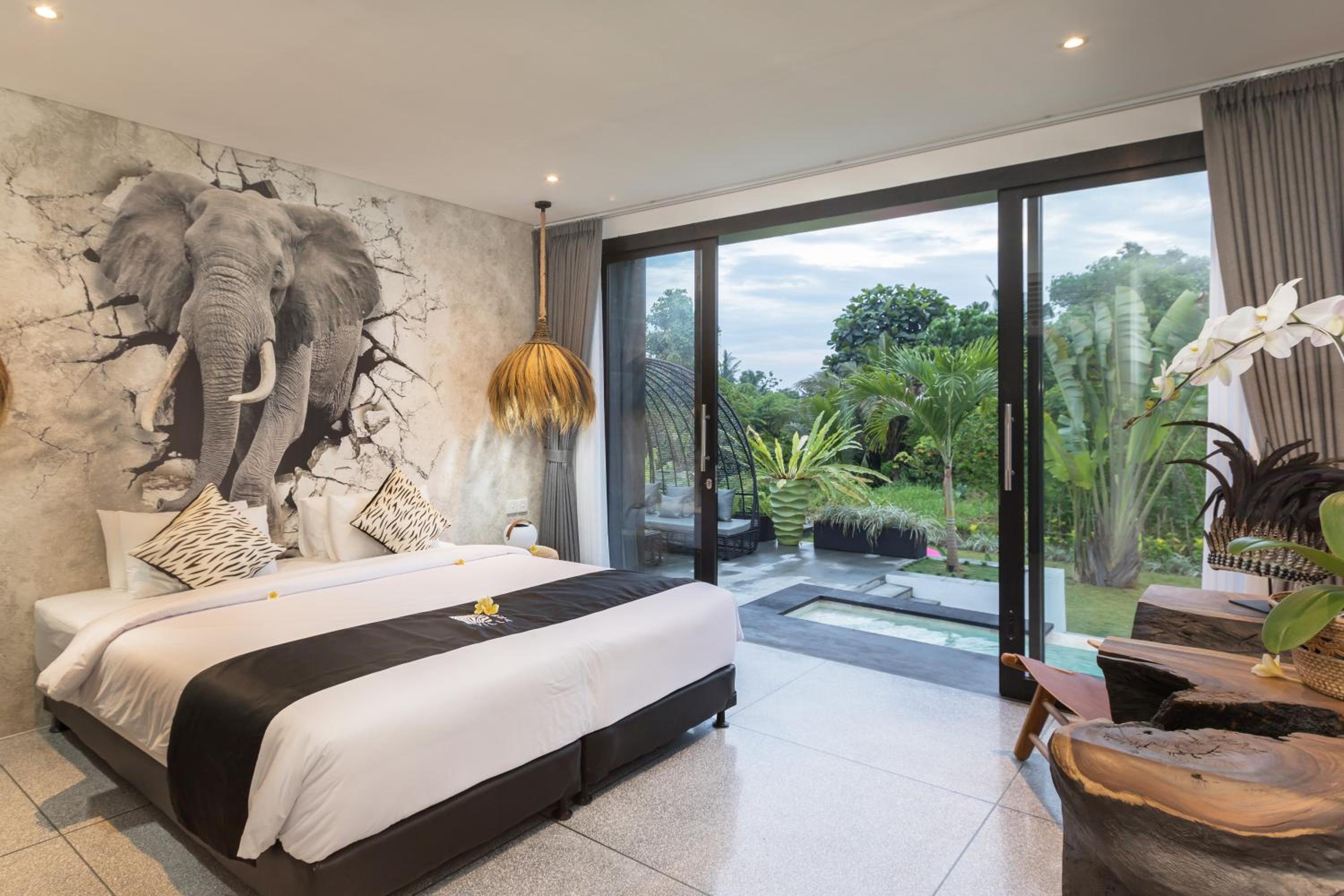 Four-Bedroom Villa with Private Pool - Photo 19