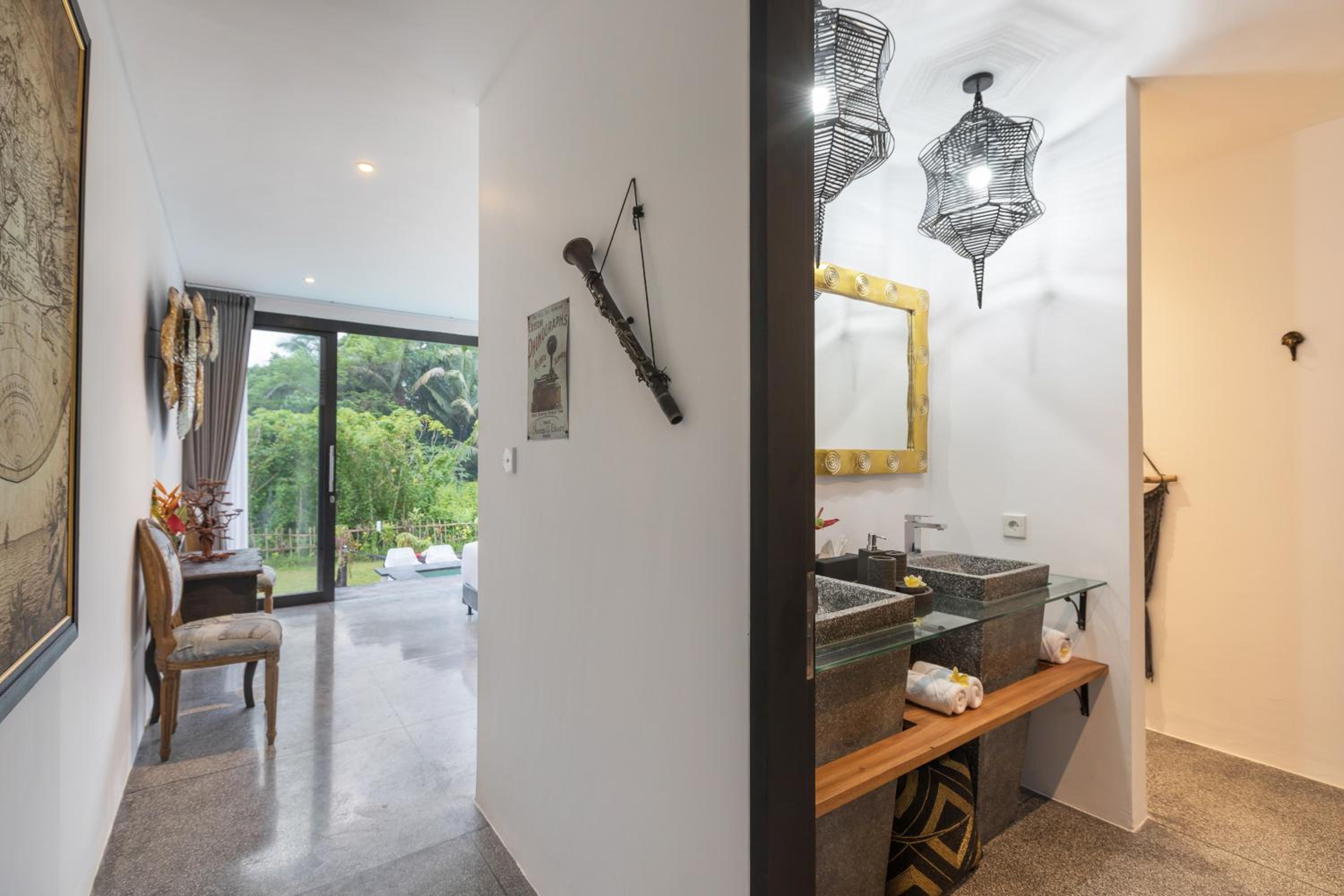 Four-Bedroom Villa with Private Pool - Photo 32