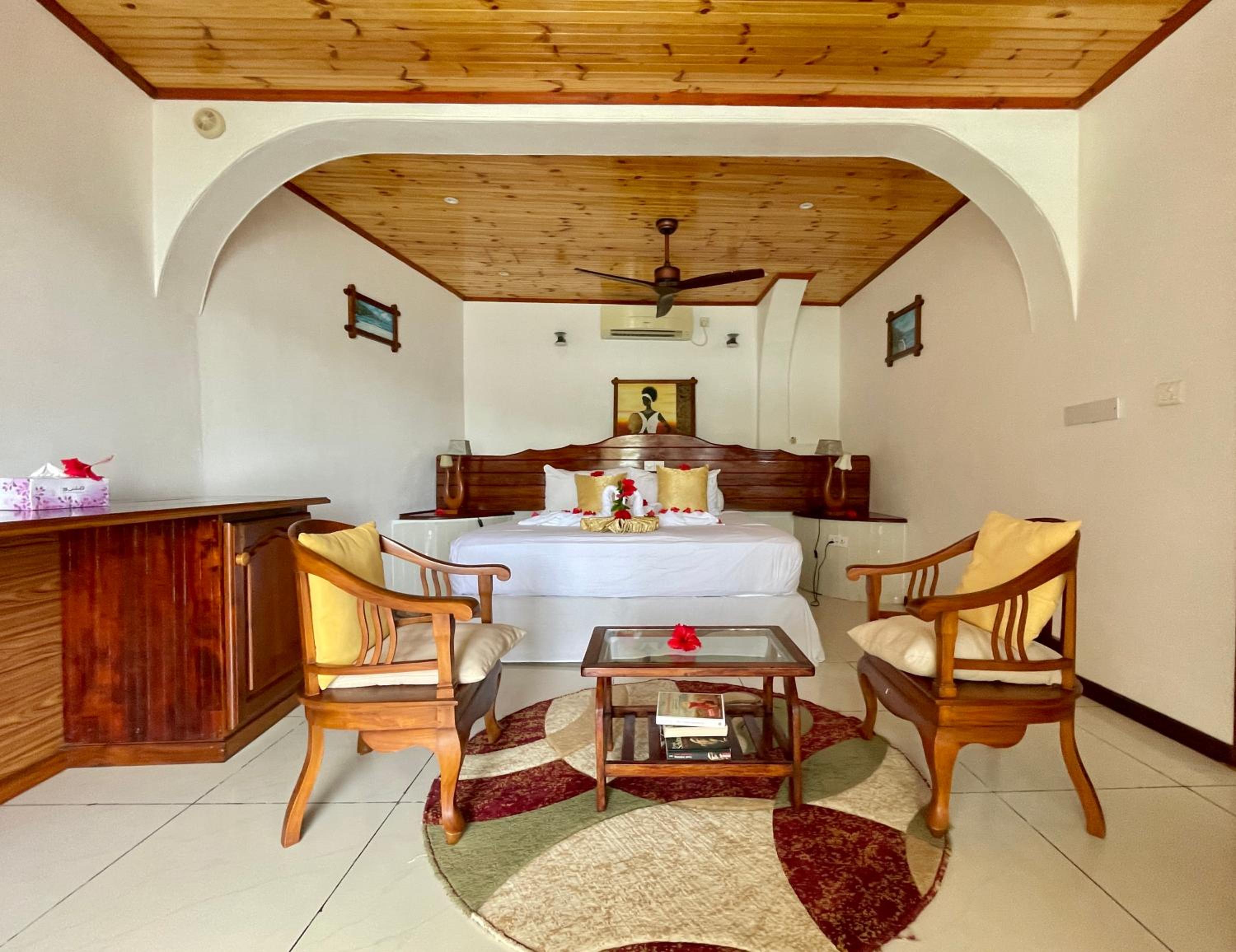 Junior Suite with Ocean View - Photo 21