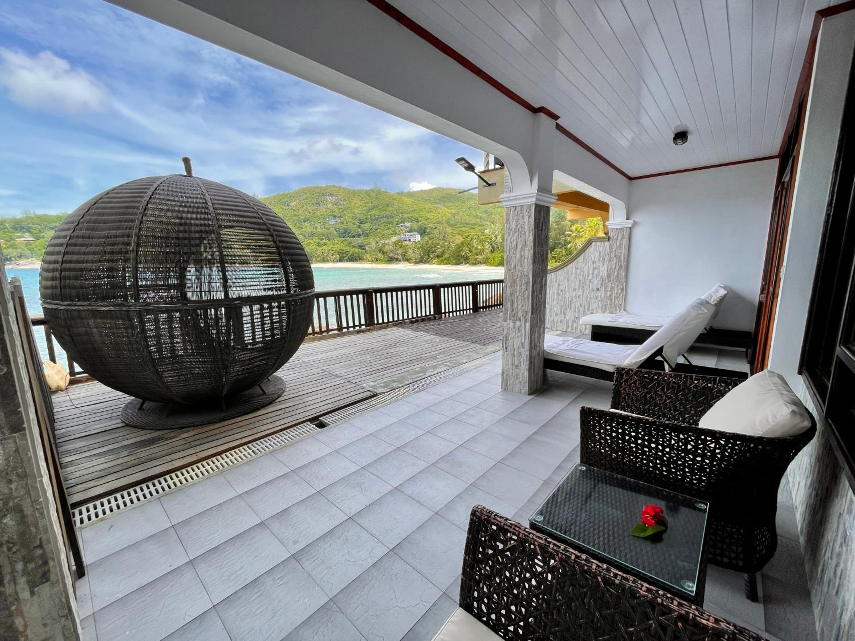Junior Suite with Ocean View - Photo 3