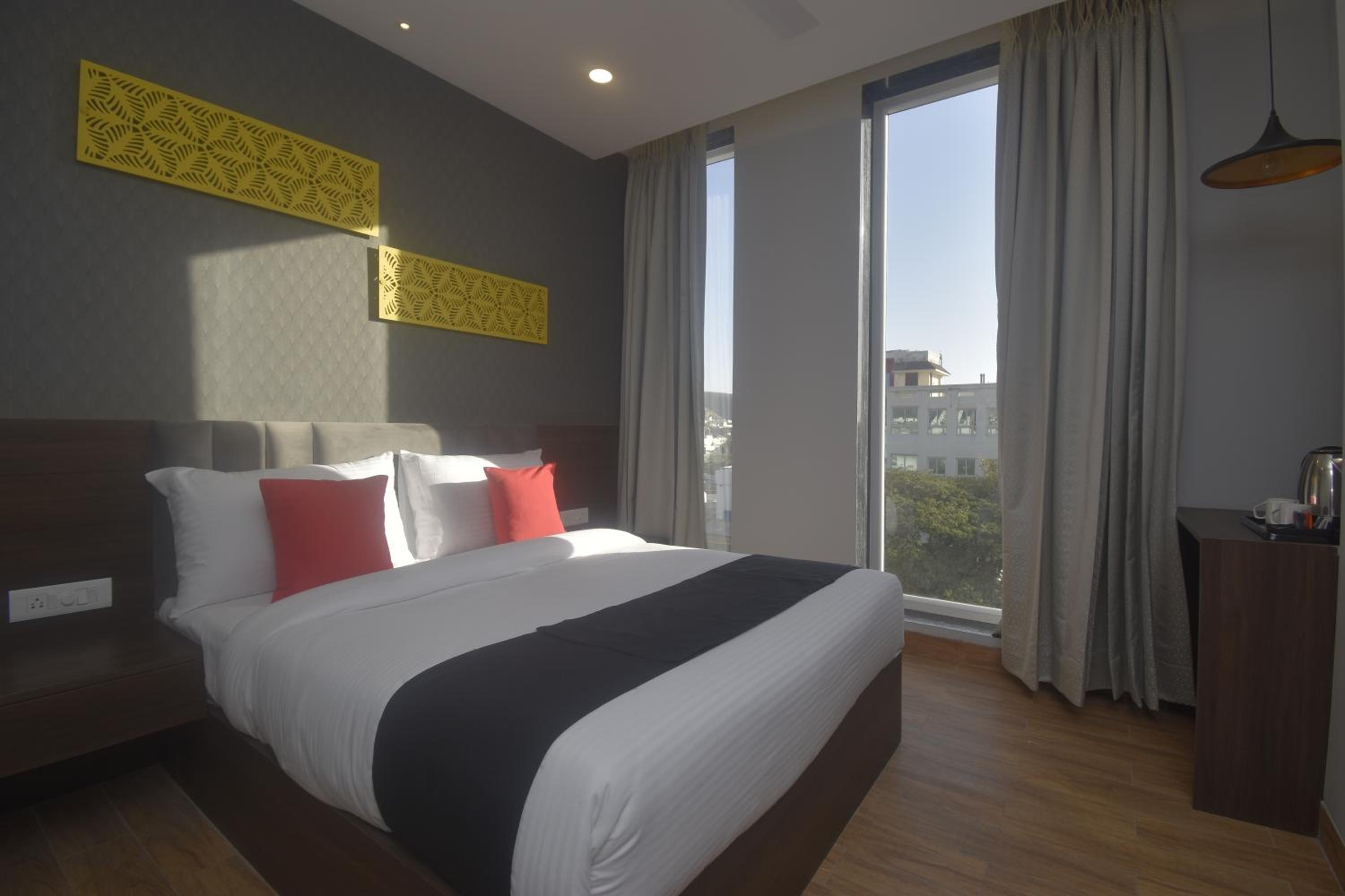 Deluxe Room - Photo 4