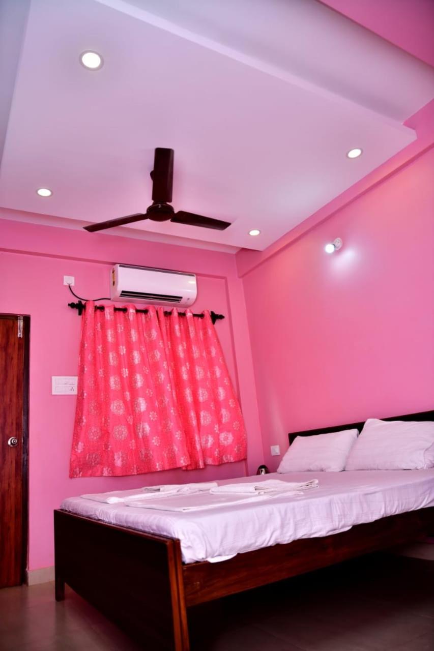 Standard Double Room - Photo 11