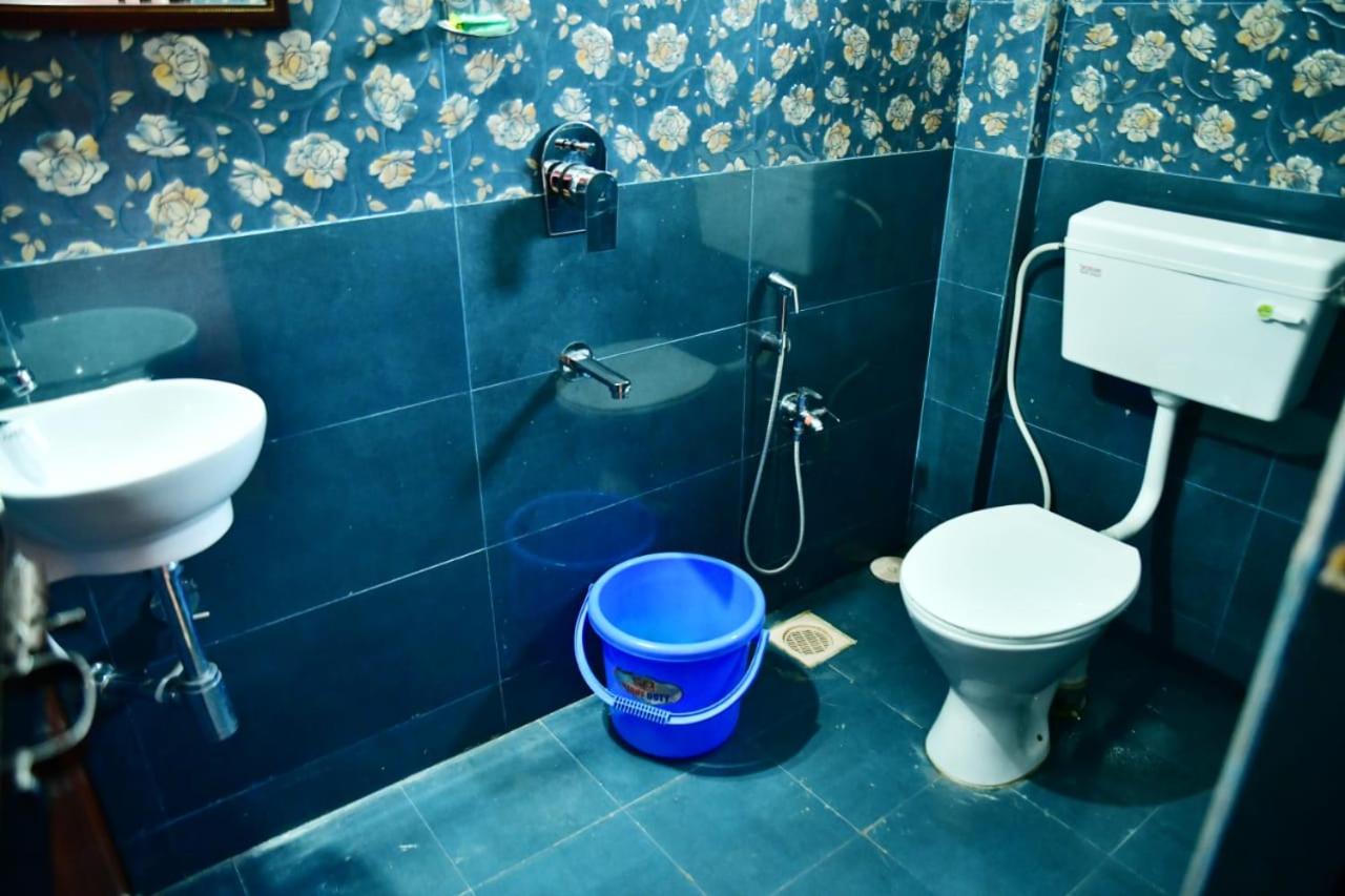 Standard Double Room - Photo 9