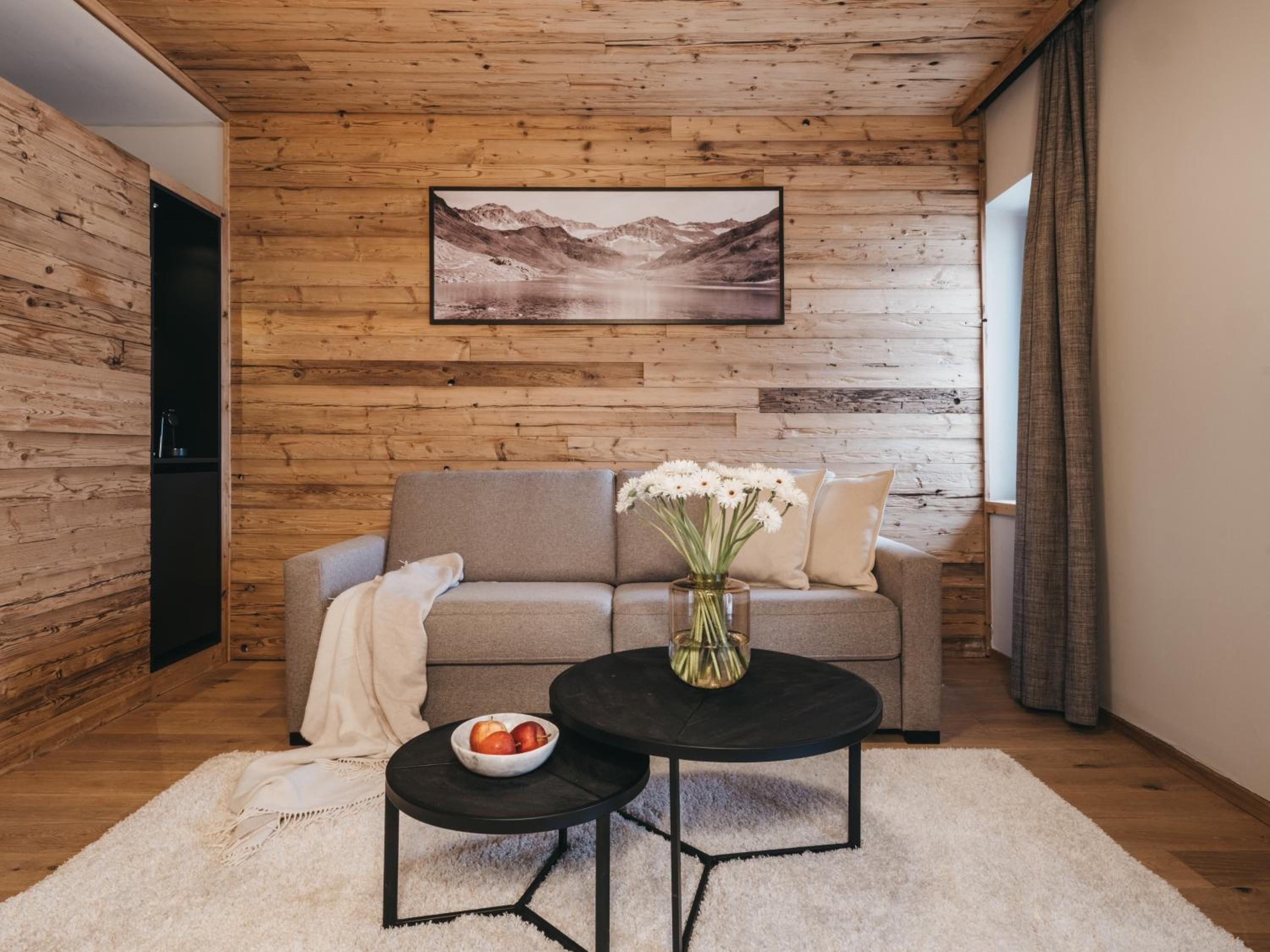 One-Bedroom Spa Suite with View - Photo 3