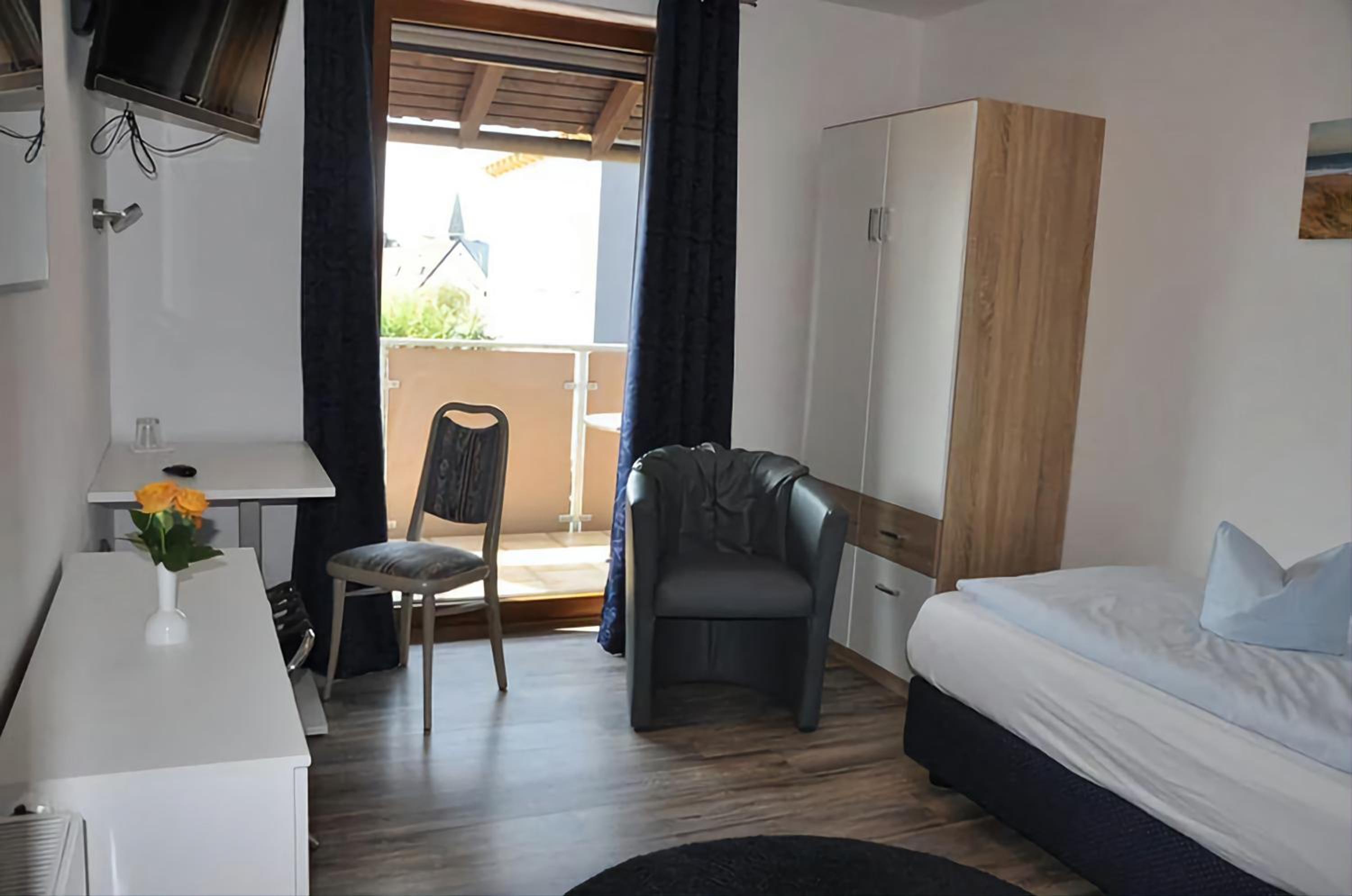 Single Room photo 2