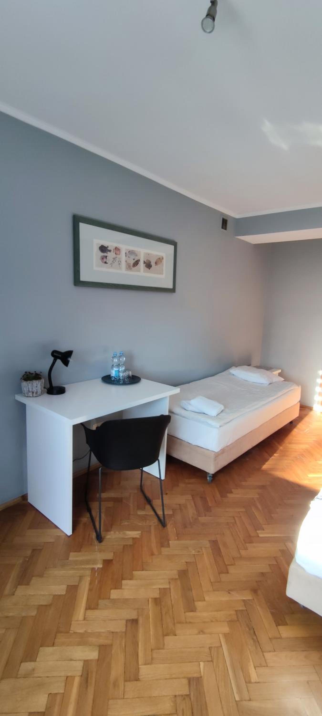 Twin Room - Photo 2