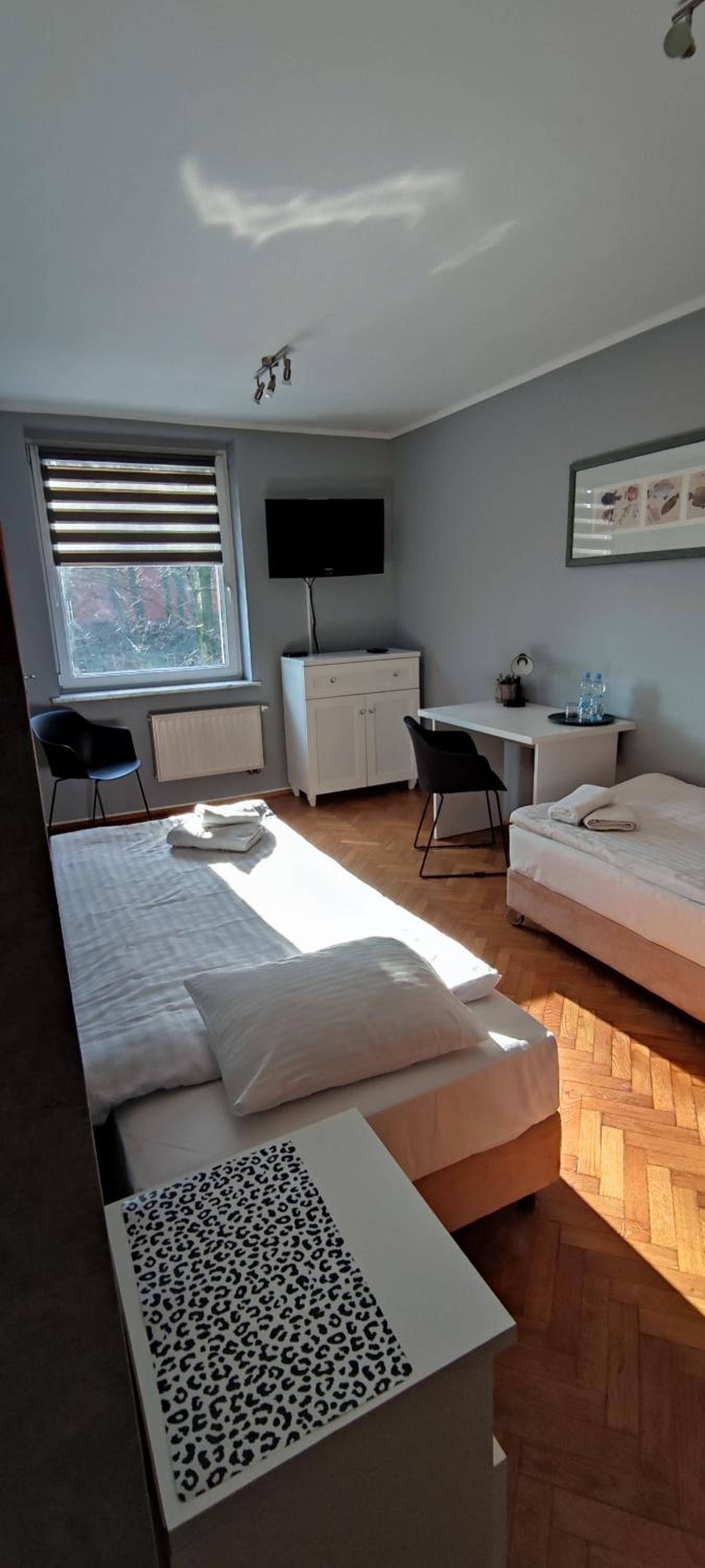 Twin Room - Photo 4